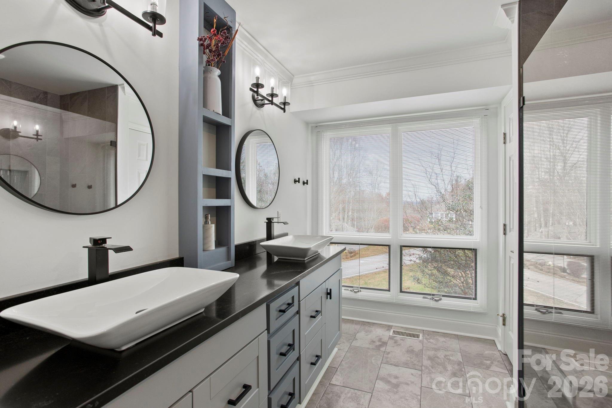Condominium at 122 Broadmoor Drive, Flat Rock, photo 20 of 45