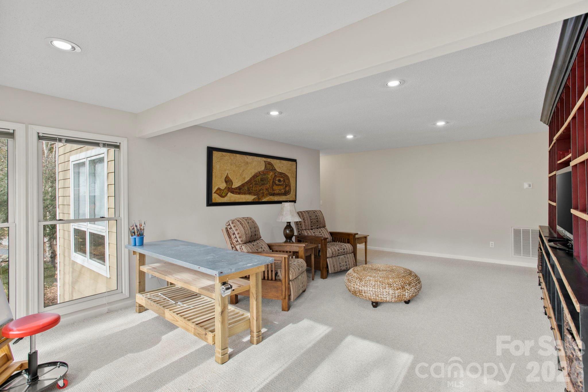 Condominium at 122 Broadmoor Drive, Flat Rock, photo 31 of 45