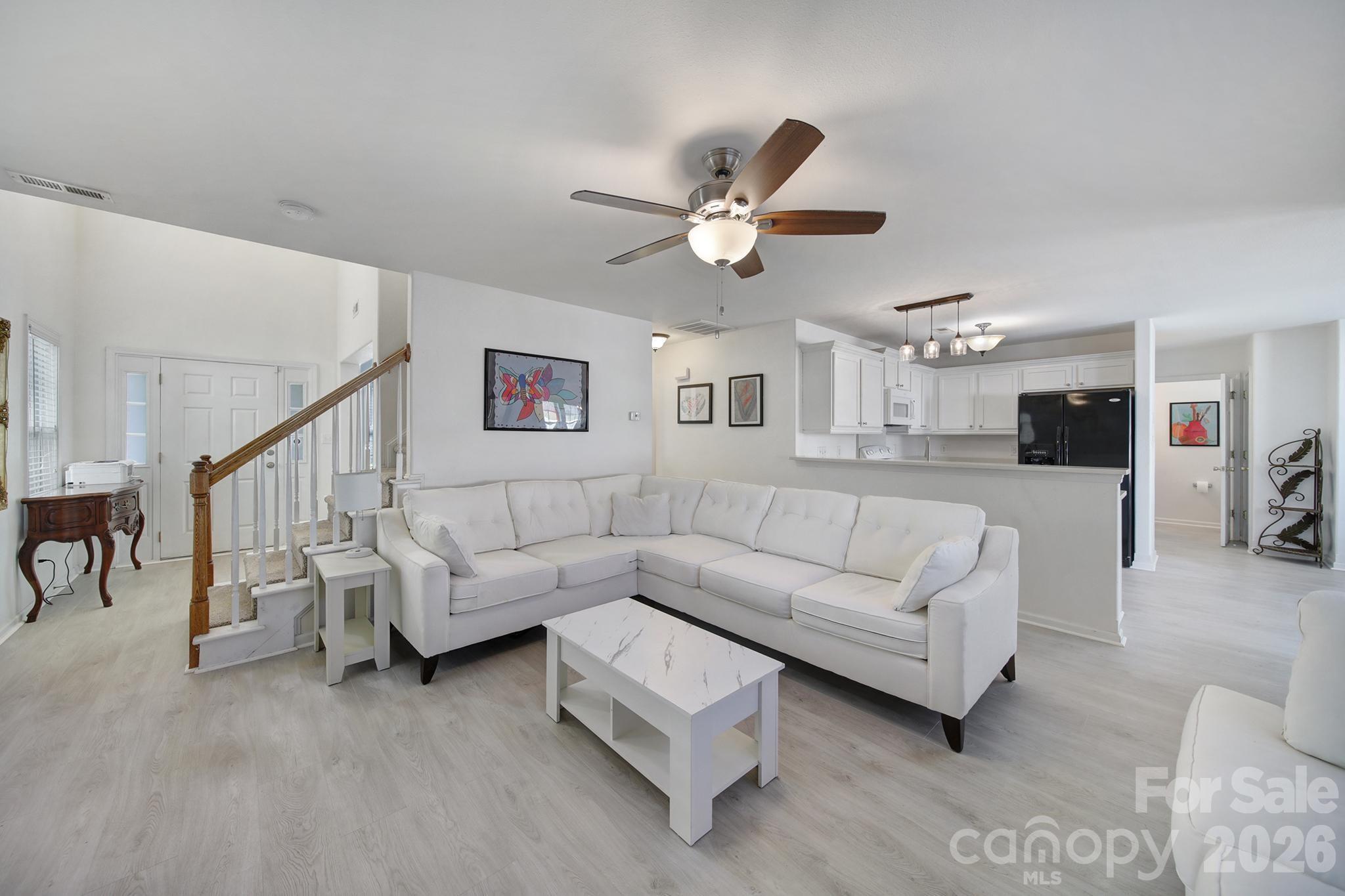 Single Family Residence at 4041 Abbotsbury Drive, Fort Mill, photo 12 of 37