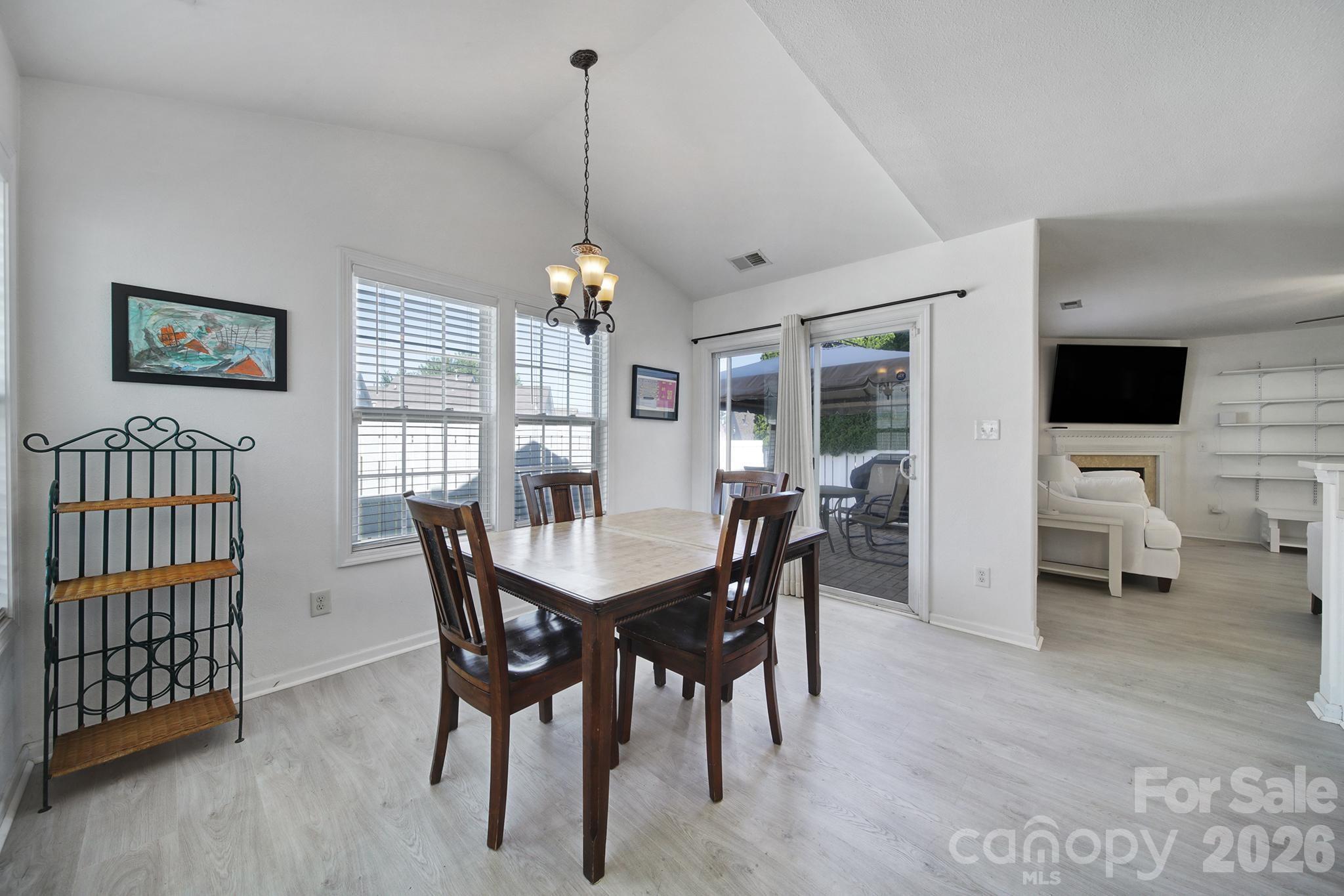Single Family Residence at 4041 Abbotsbury Drive, Fort Mill, photo 15 of 37