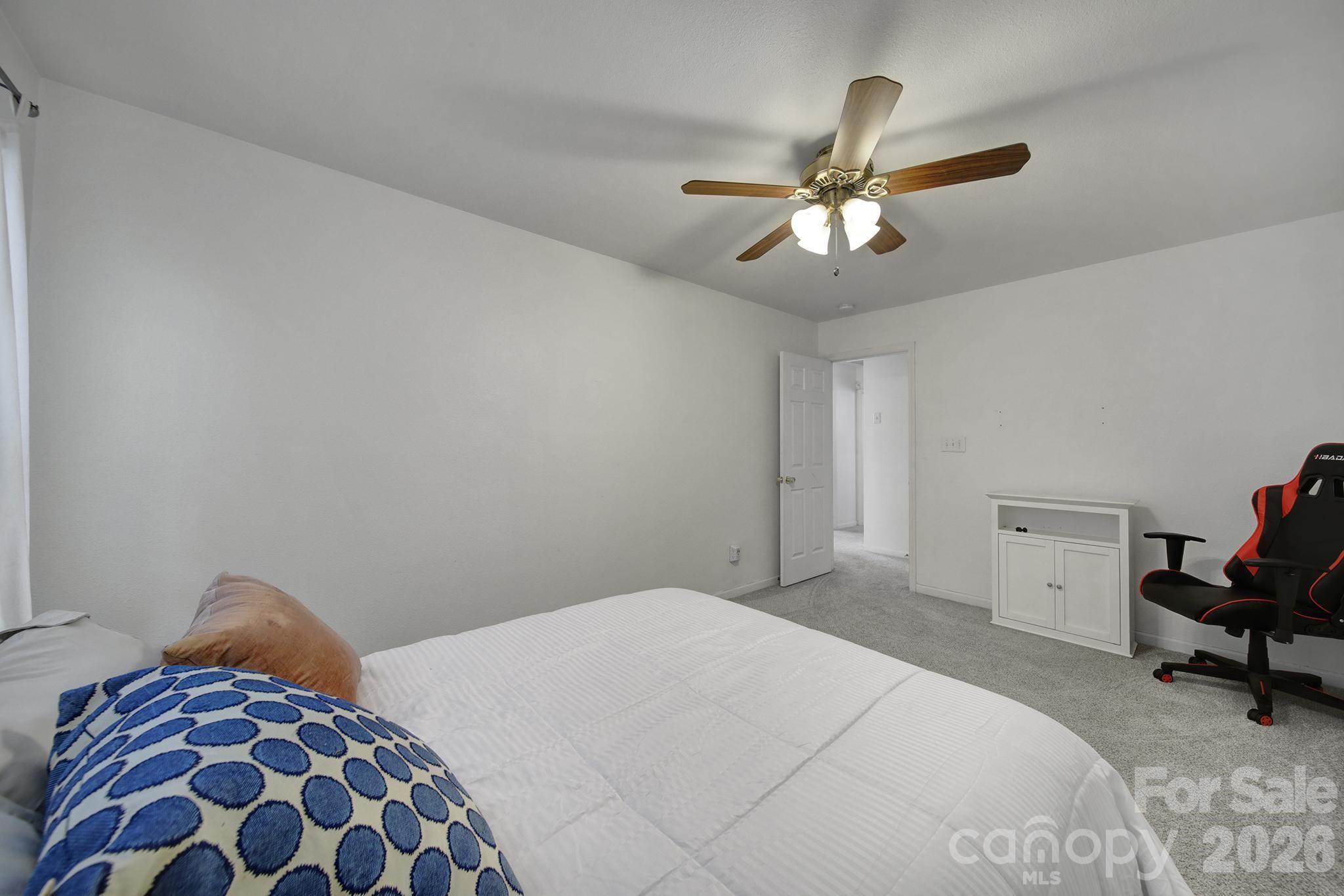Single Family Residence at 4041 Abbotsbury Drive, Fort Mill, photo 23 of 37