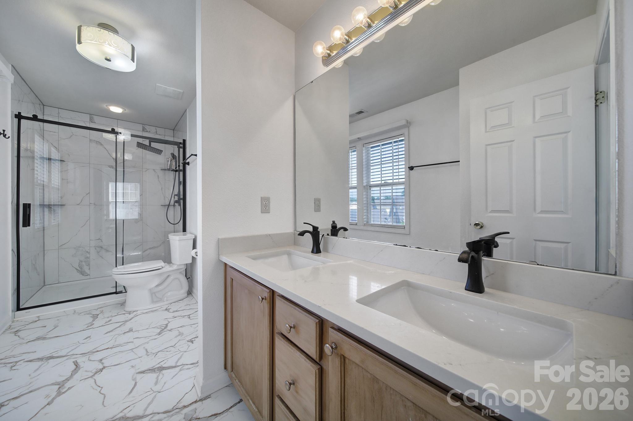 Single Family Residence at 4041 Abbotsbury Drive, Fort Mill, photo 30 of 37
