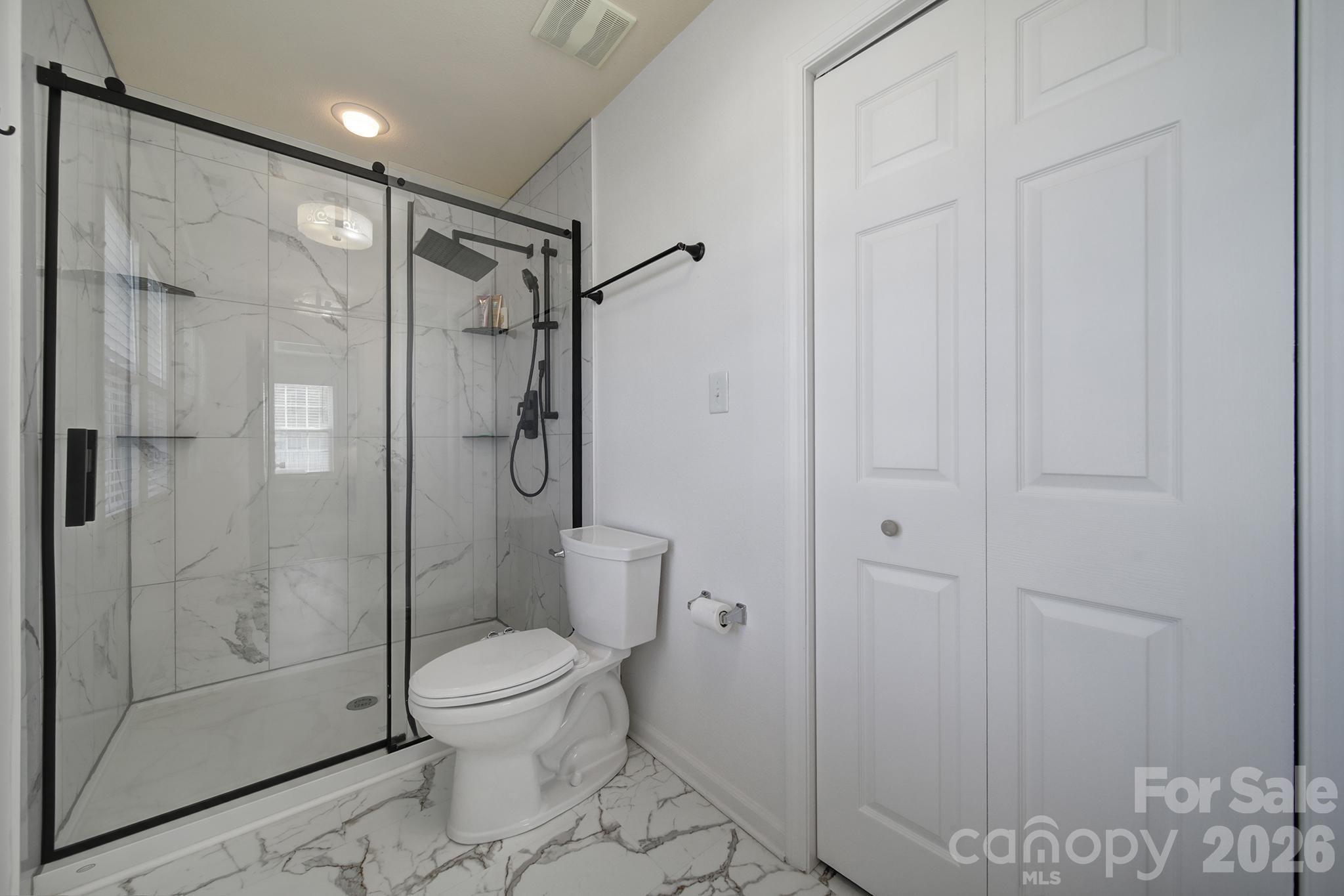 Single Family Residence at 4041 Abbotsbury Drive, Fort Mill, photo 31 of 37