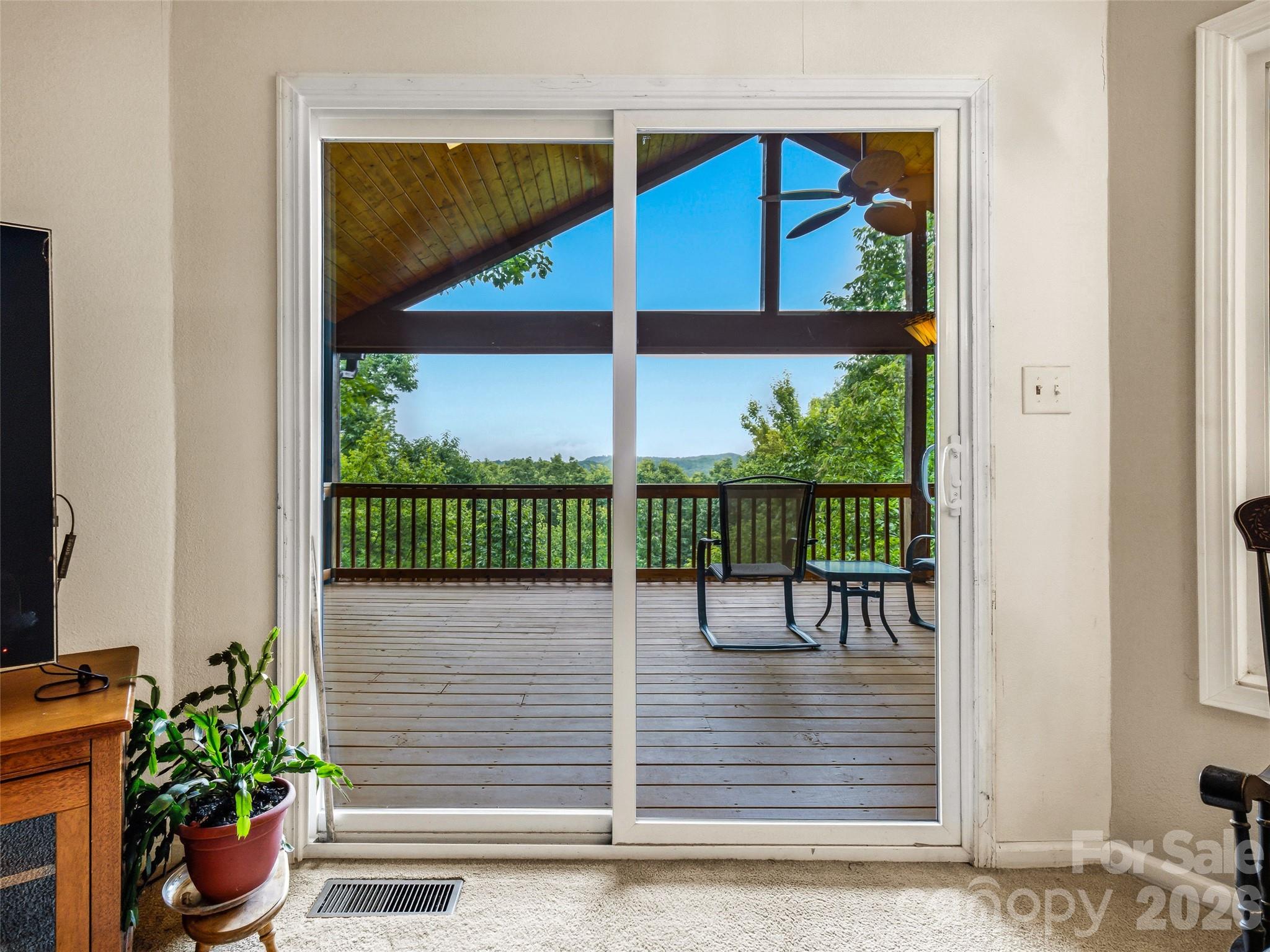 Single Family Residence at 20 Adohi Court, Brevard, photo 10 of 47