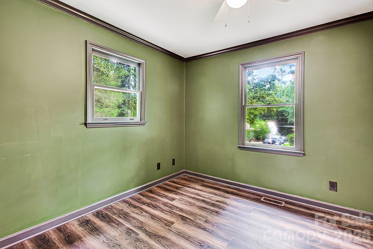 Single Family Residence at 4918 Kaysboro Drive, Winston Salem, photo 11 of 24