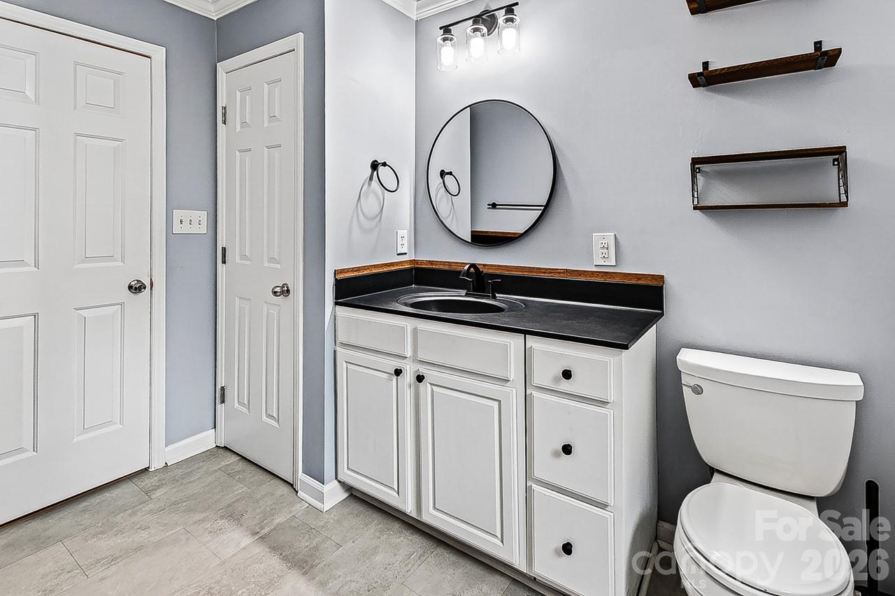 Single Family Residence at 4918 Kaysboro Drive, Winston Salem, photo 16 of 24