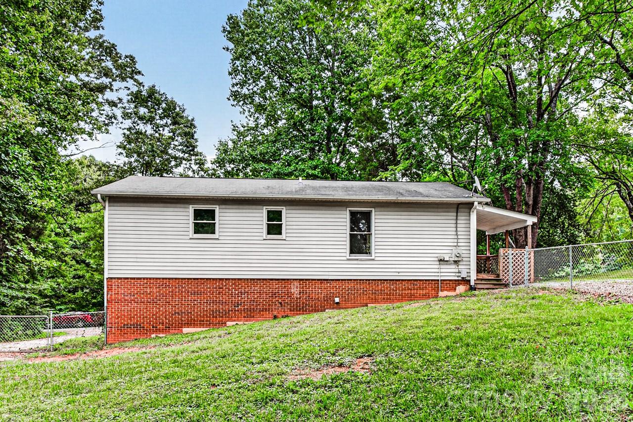 Single Family Residence at 4918 Kaysboro Drive, Winston Salem, photo 21 of 24