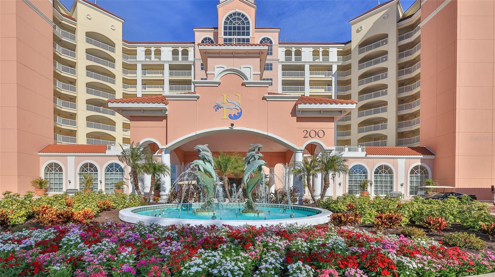 200 OCEAN CREST DR #524