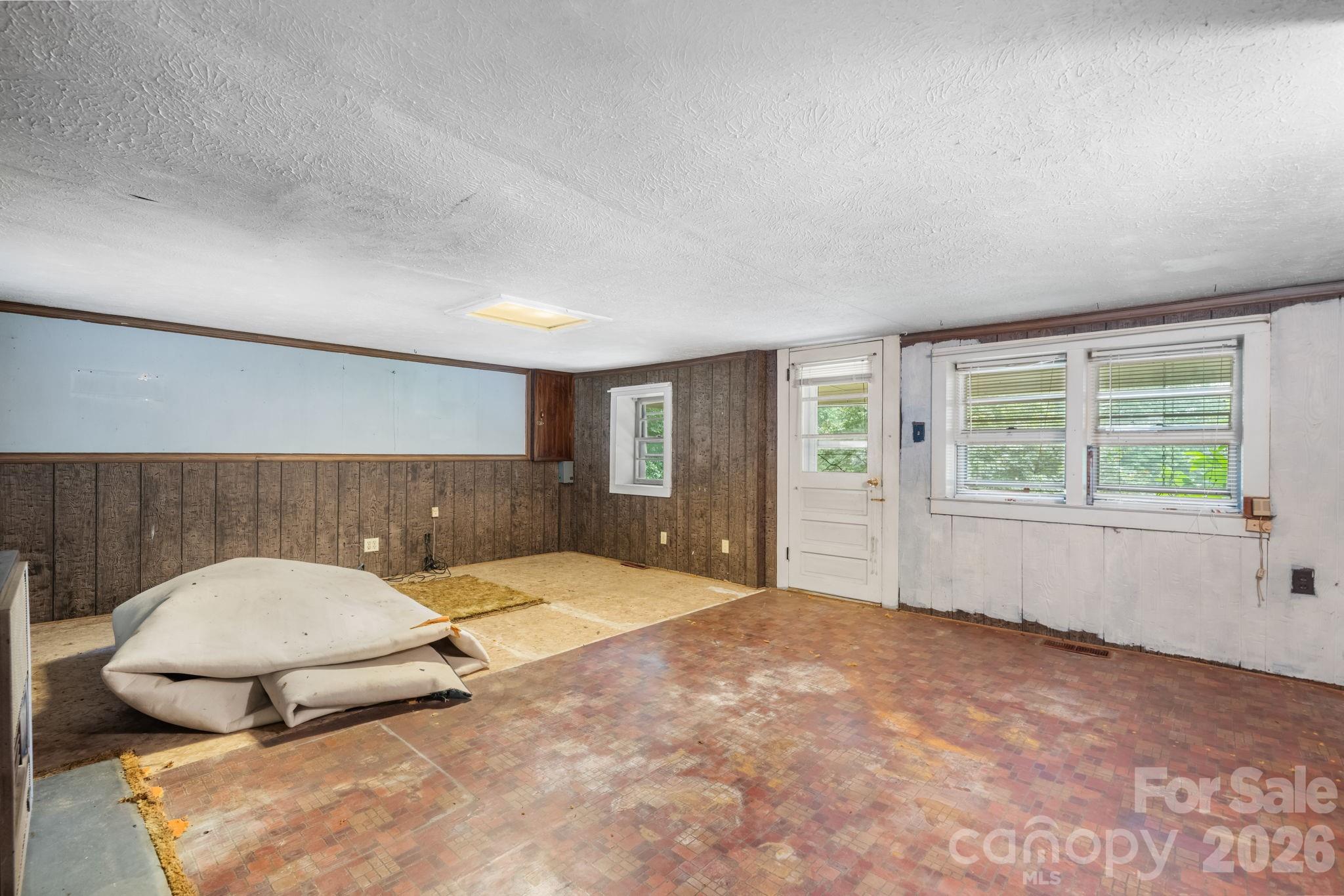 Single Family Residence at 1755 F M Mclean Place, Lenoir, photo 13 of 46