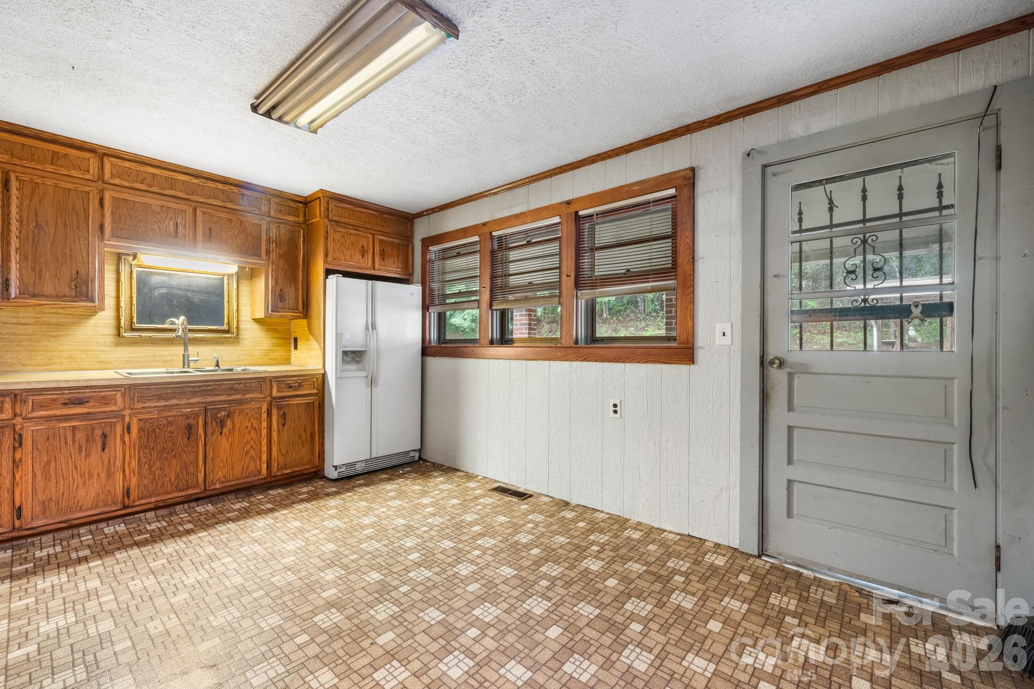 Single Family Residence at 1755 F M Mclean Place, Lenoir, photo 14 of 46