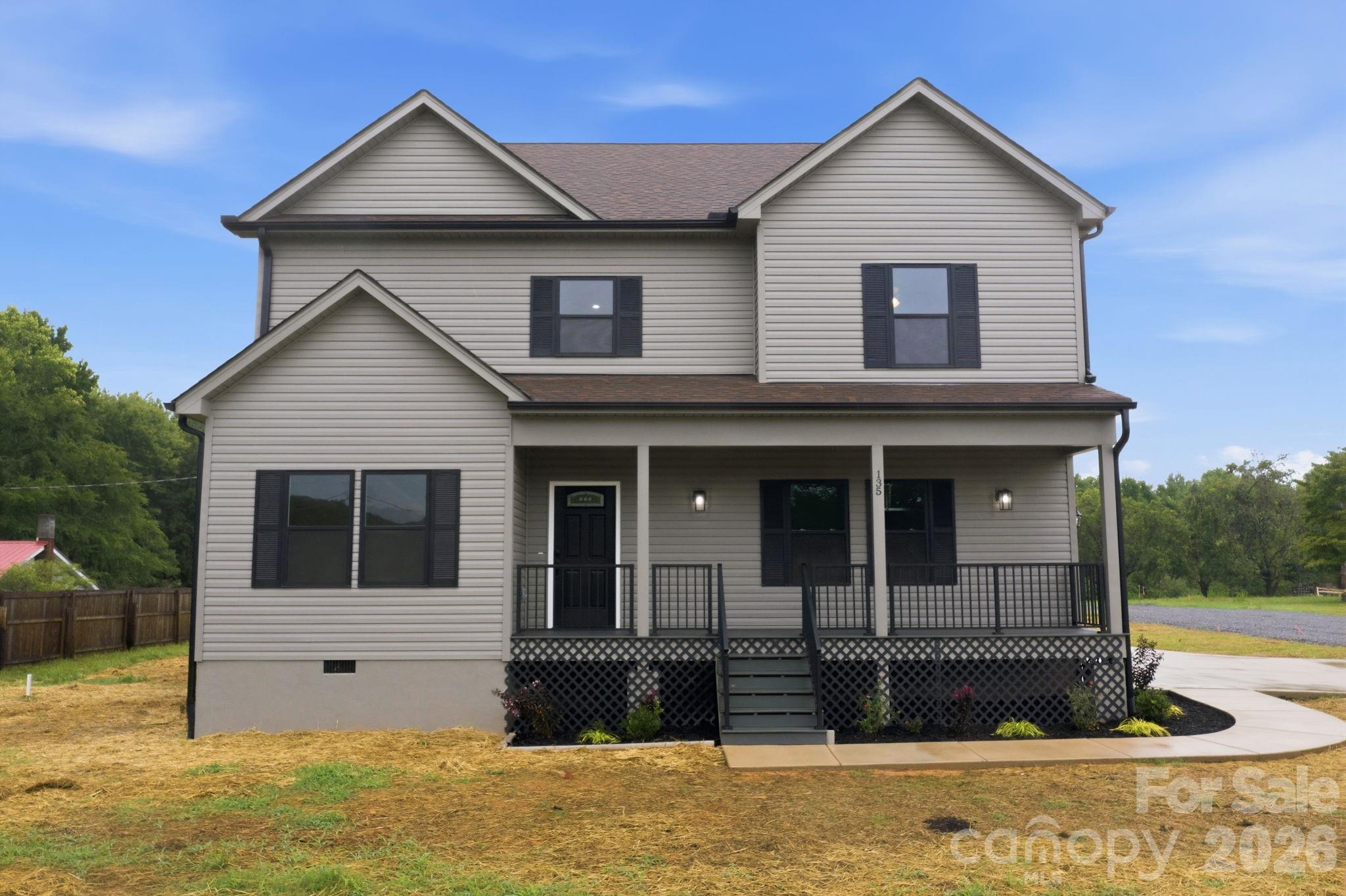Single Family Residence at 135 Elmwood Road, Statesville, photo 2 of 42