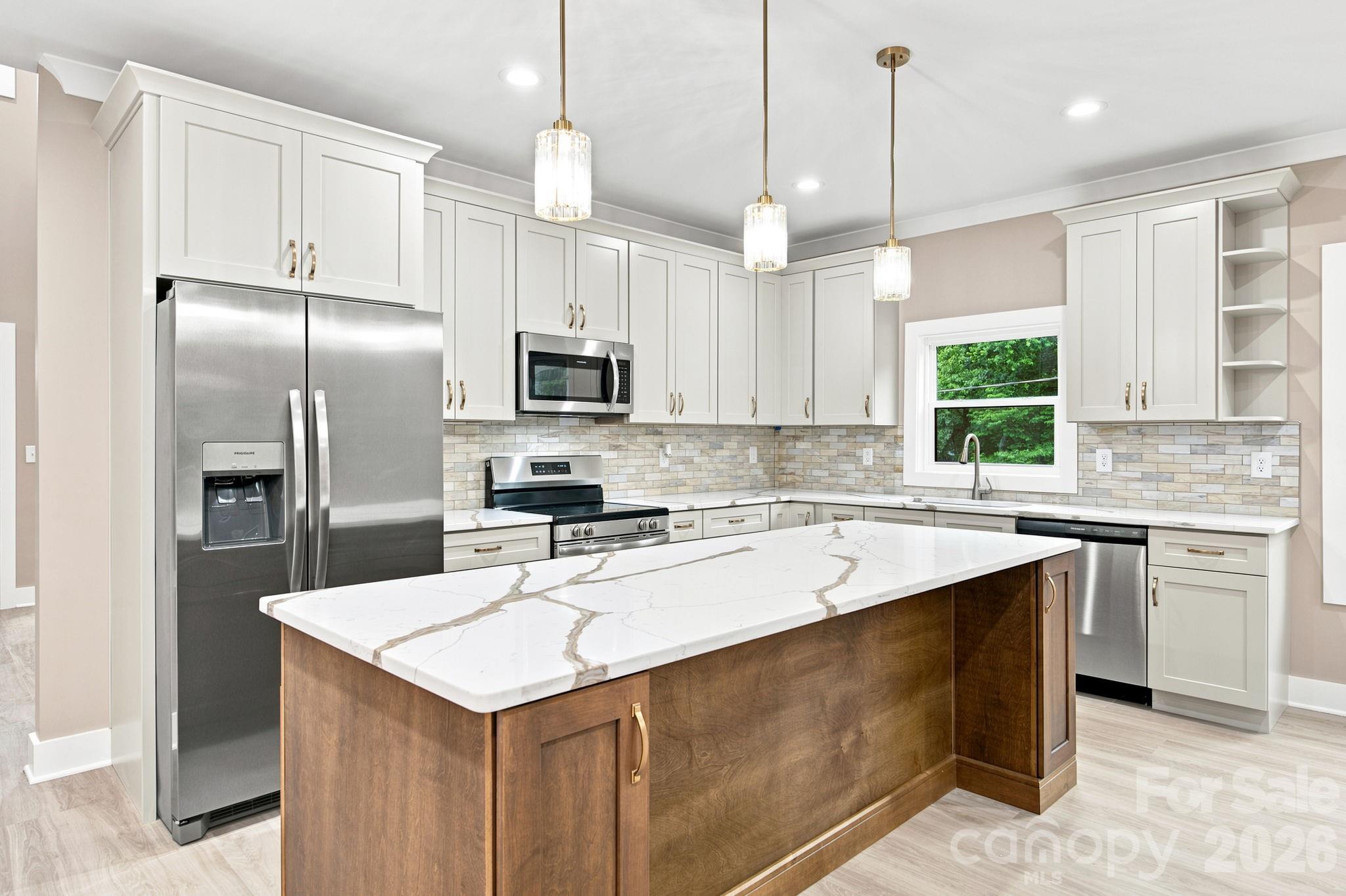 Single Family Residence at 135 Elmwood Road, Statesville, photo 9 of 42