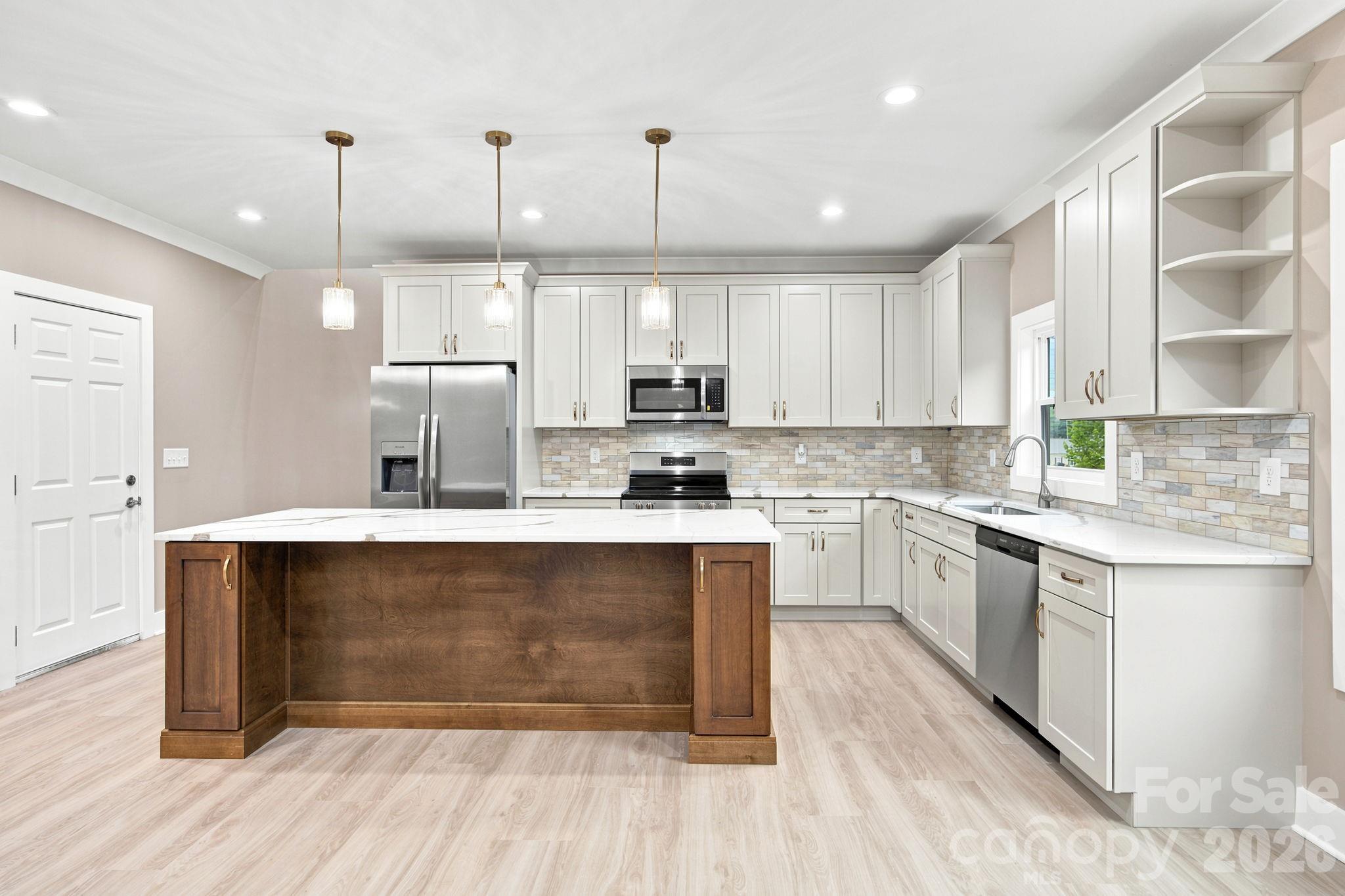 Single Family Residence at 135 Elmwood Road, Statesville, photo 11 of 42