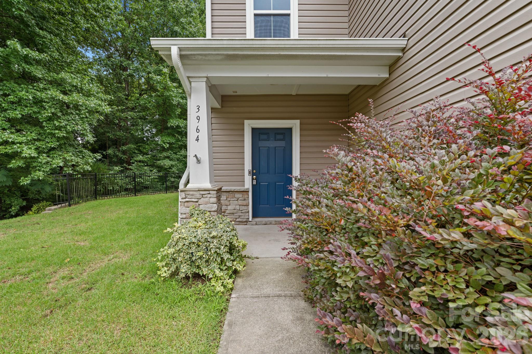 Single Family Residence at 3964 White Kestrel Drive, Raleigh, photo 4 of 35