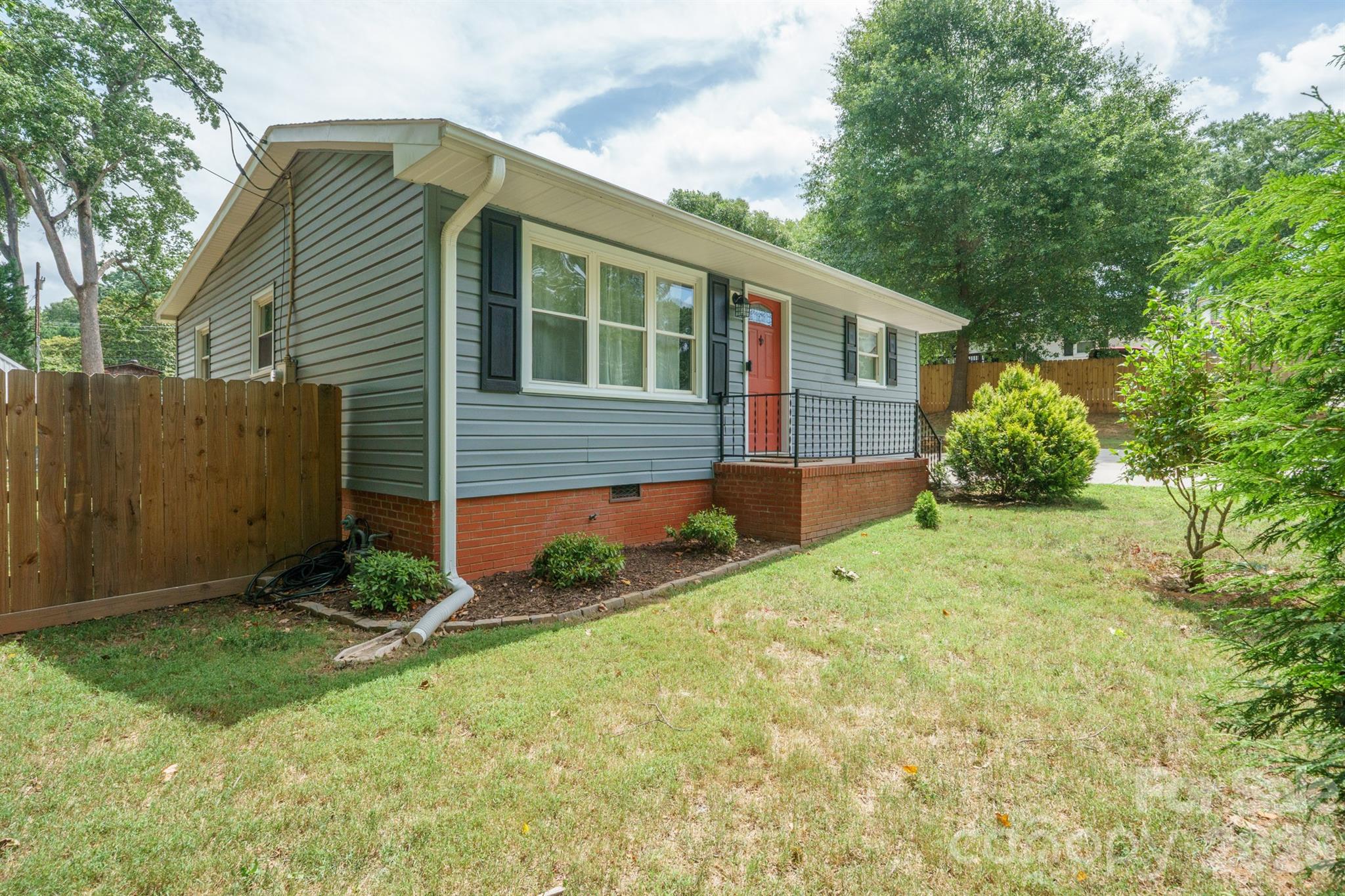 Single Family Residence at 200 Point Circle, Belmont, photo 2 of 27