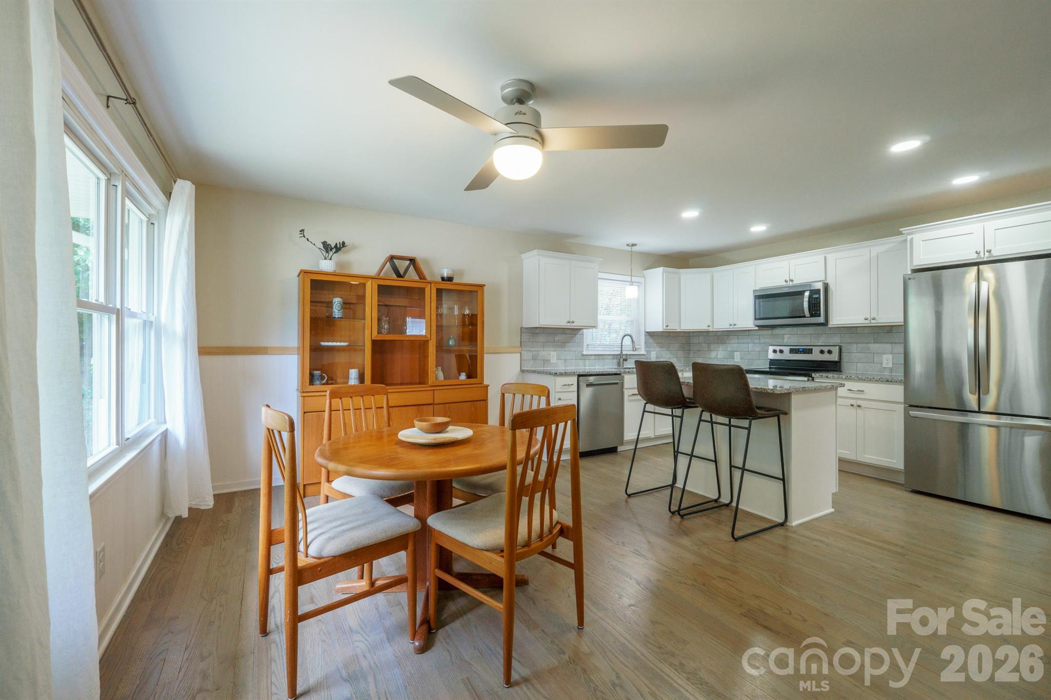 Single Family Residence at 200 Point Circle, Belmont, photo 8 of 27