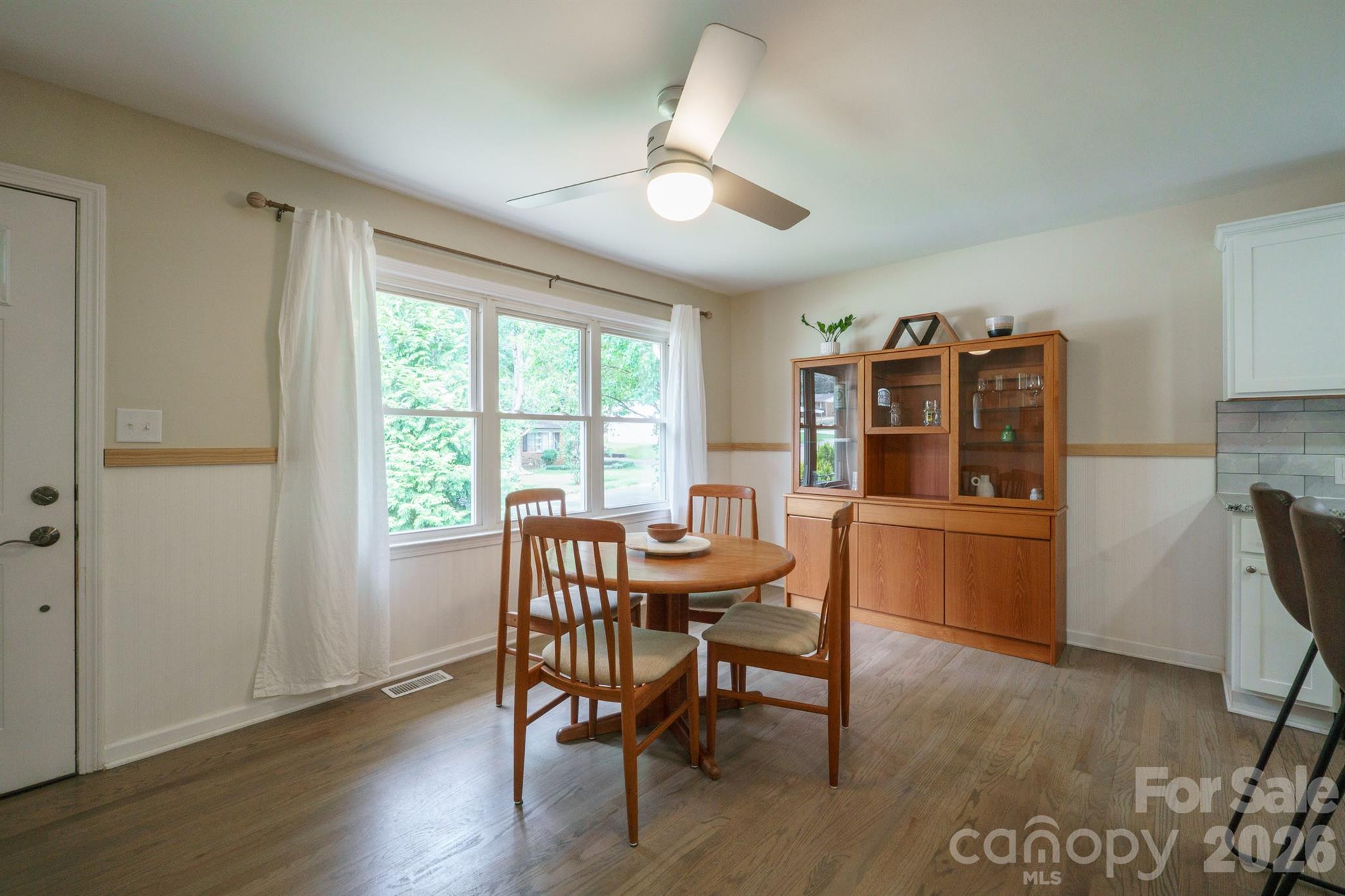 Single Family Residence at 200 Point Circle, Belmont, photo 9 of 27