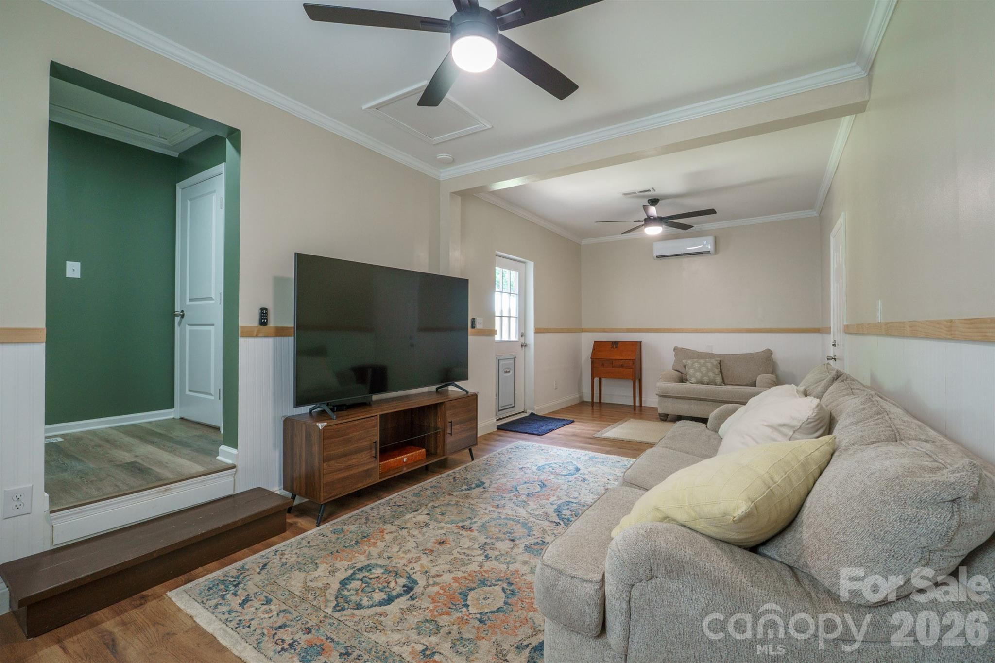 Single Family Residence at 200 Point Circle, Belmont, photo 11 of 27