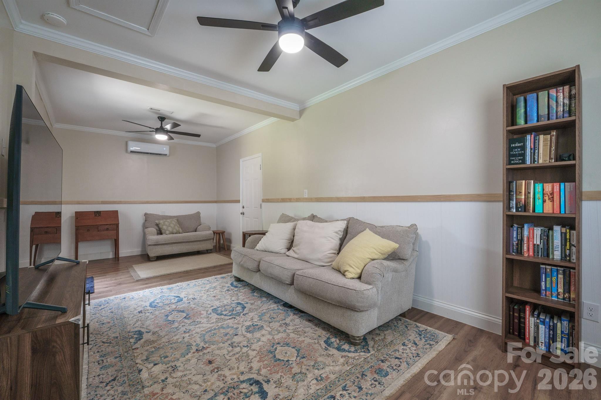 Single Family Residence at 200 Point Circle, Belmont, photo 12 of 27