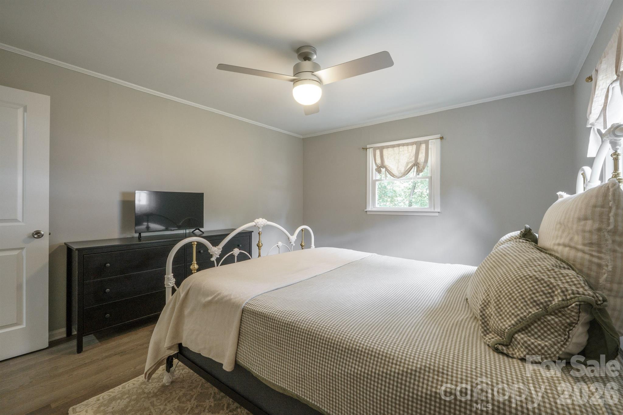 Single Family Residence at 200 Point Circle, Belmont, photo 15 of 27