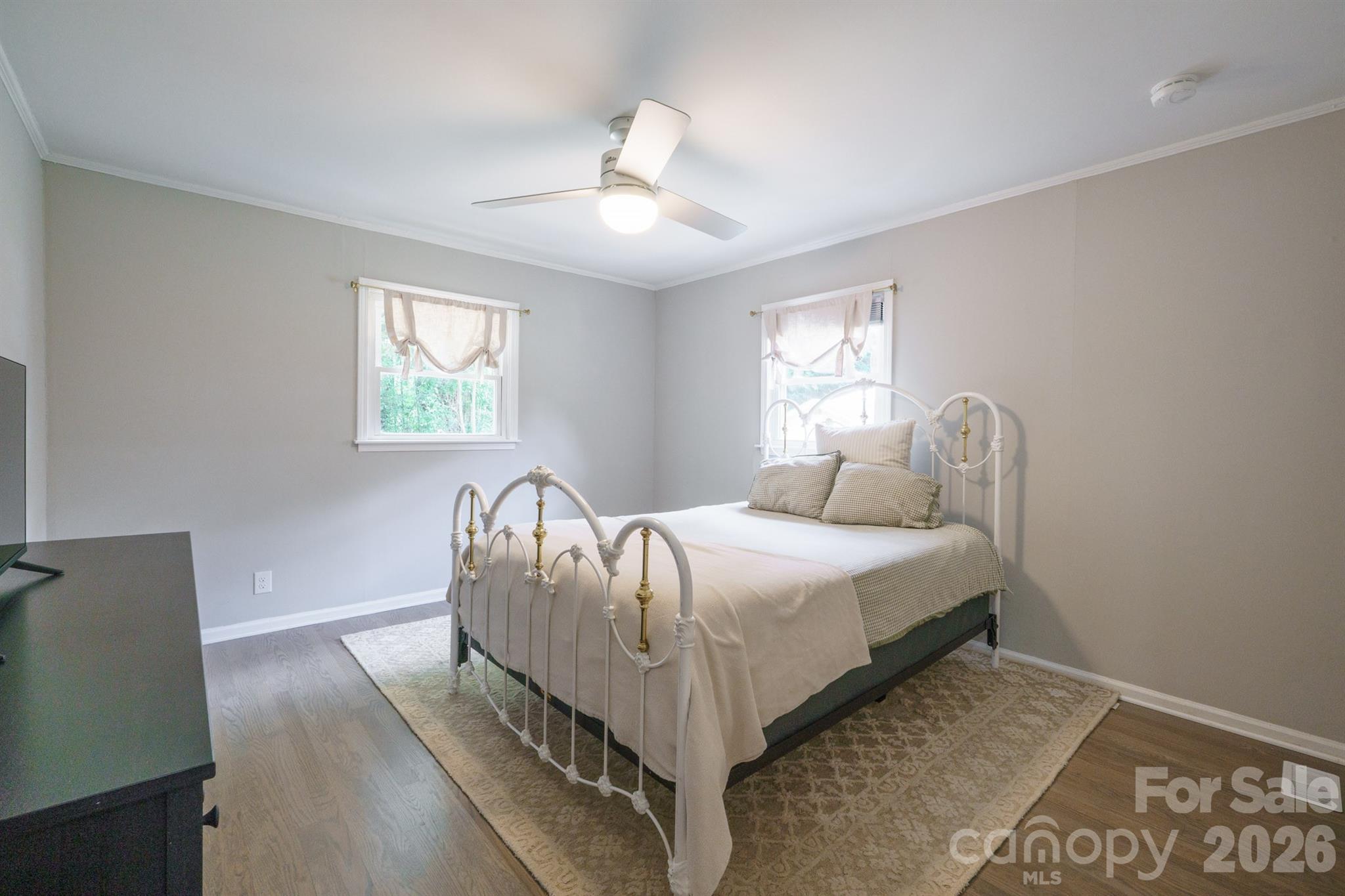 Single Family Residence at 200 Point Circle, Belmont, photo 16 of 27