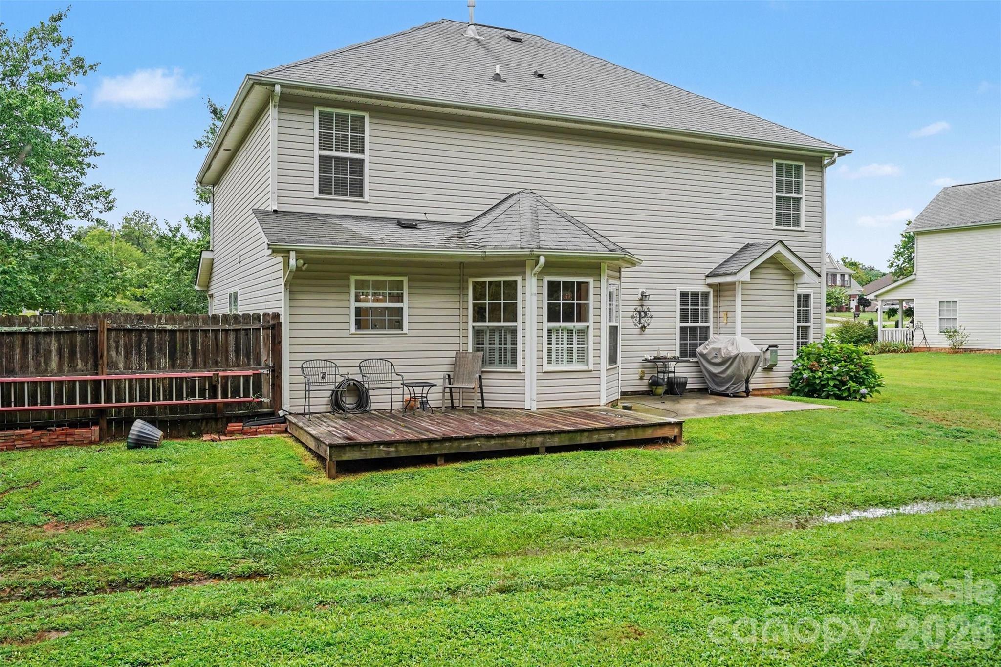 Single Family Residence at 2700 Loxdale Farms Drive, Monroe, photo 4 of 28