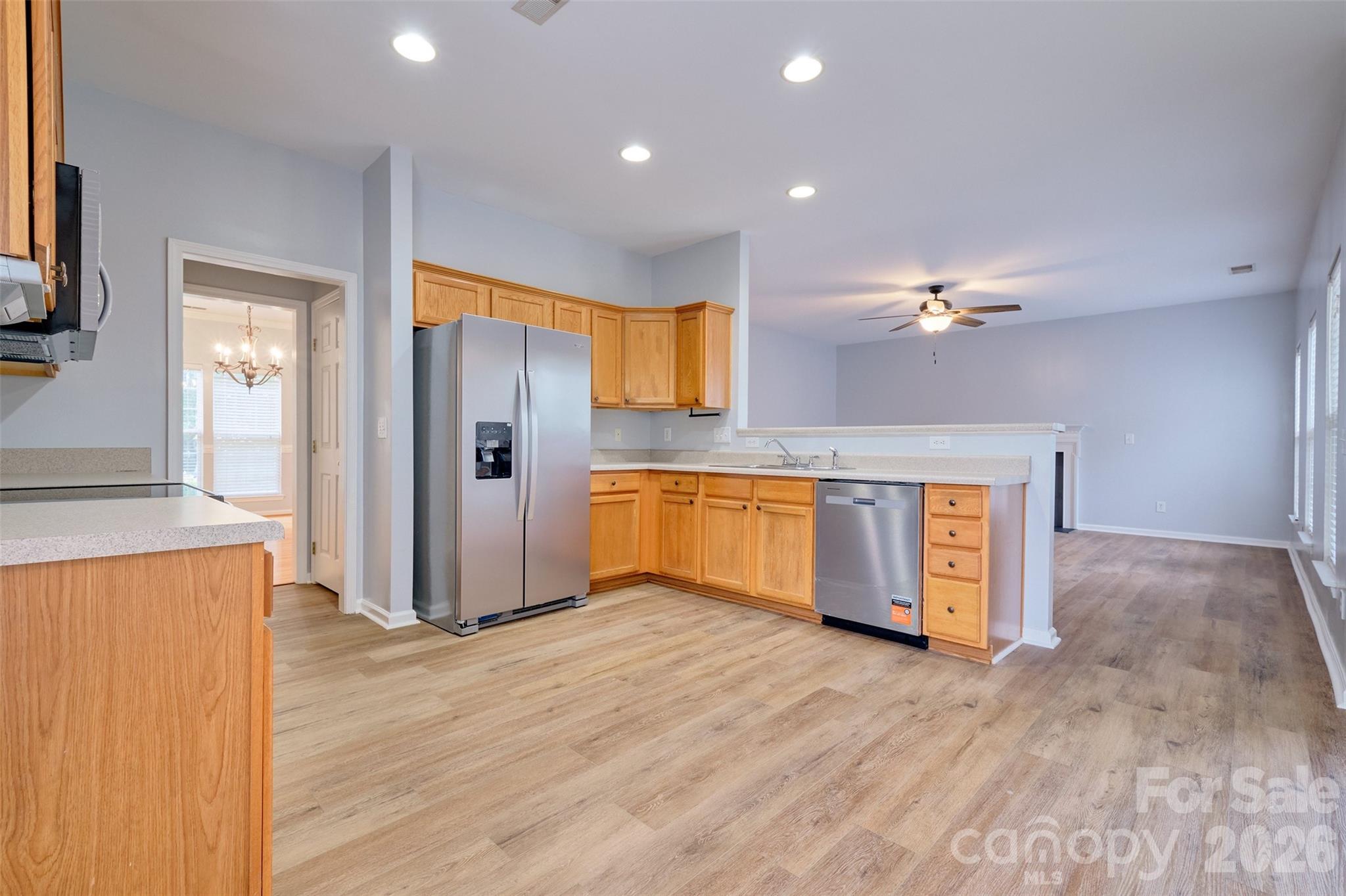 New stainless steel appliances - 4960 Summerside Drive, Lake Wylie
