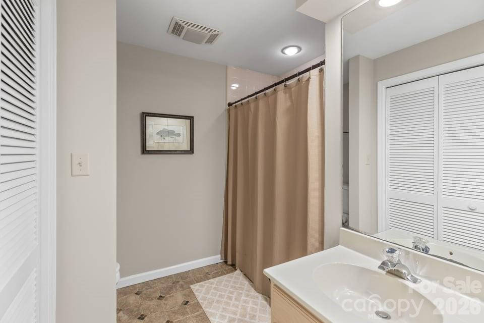 Primary Ensuite Bathroom with Walk-in Shower - 82 Innsbrook Drive, Lake Toxaway