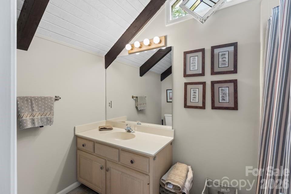 Upstairs Bonus Room/Bunk Room Full Bath - 82 Innsbrook Drive, Lake Toxaway