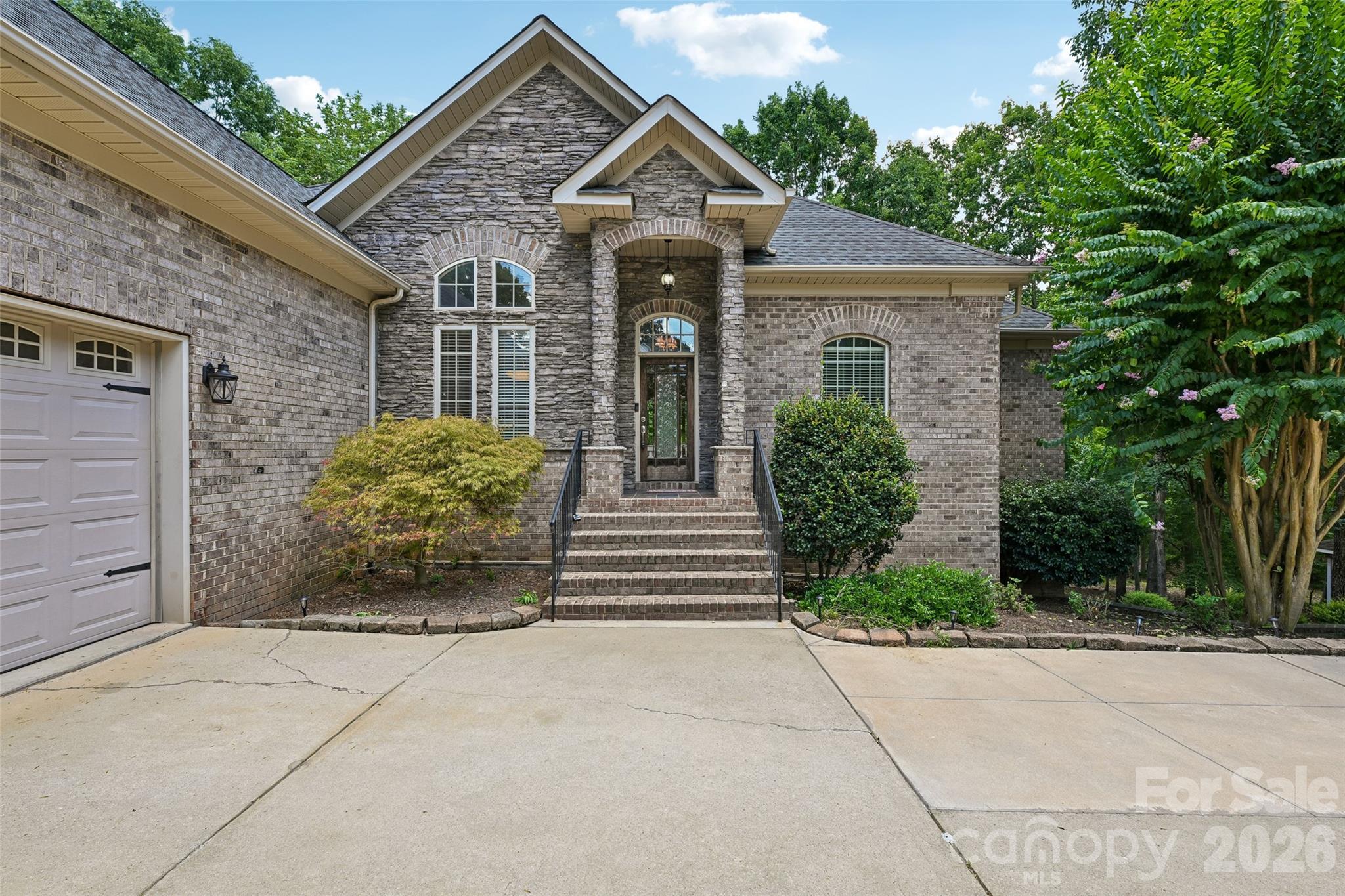 Single Family Residence at 304 Catawba Crest Lane, Clover, photo 2 of 48