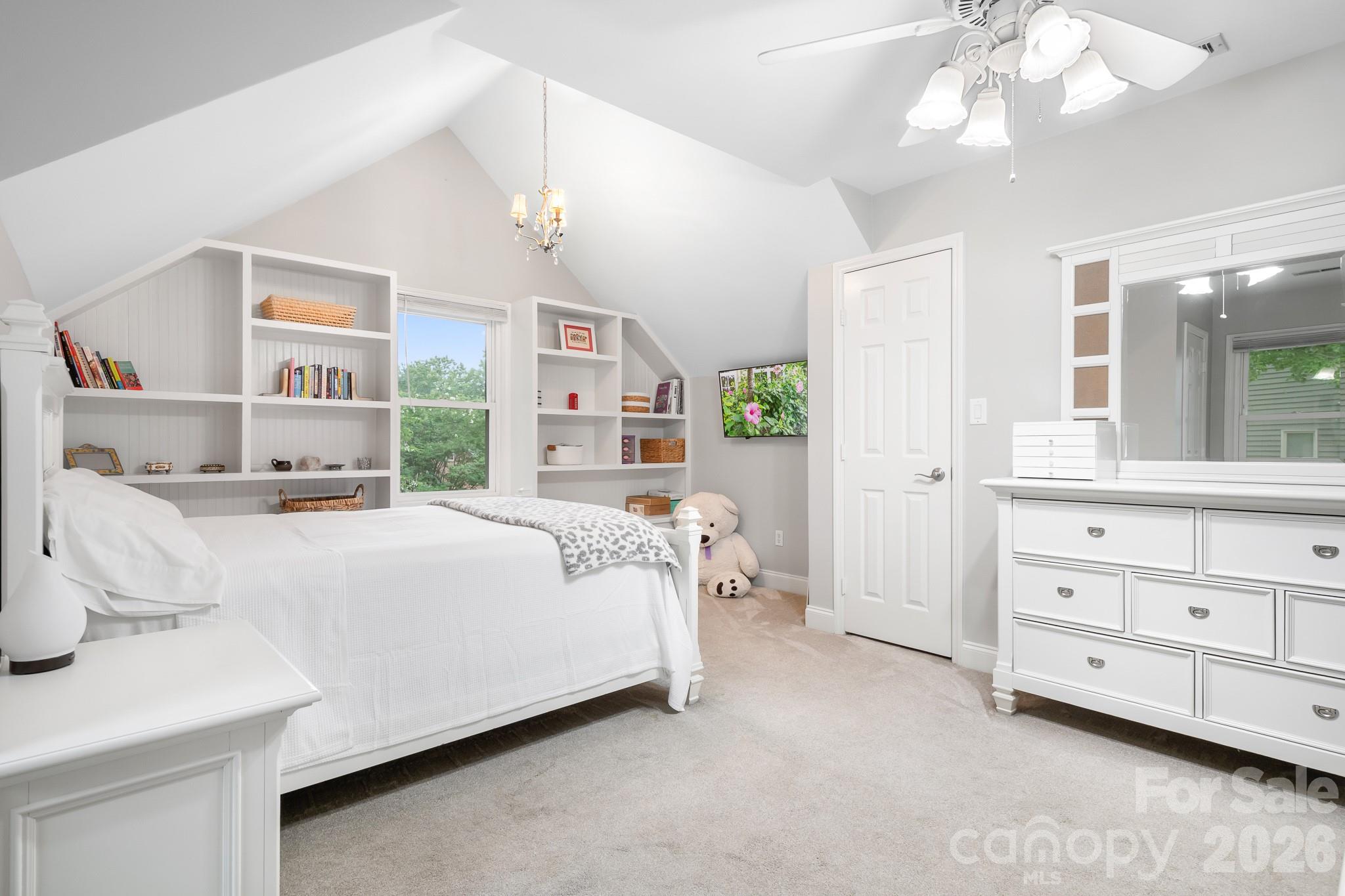 Bedroom 4 - Built in shelving and window seat - 7048 Mariners Court, Tega Cay