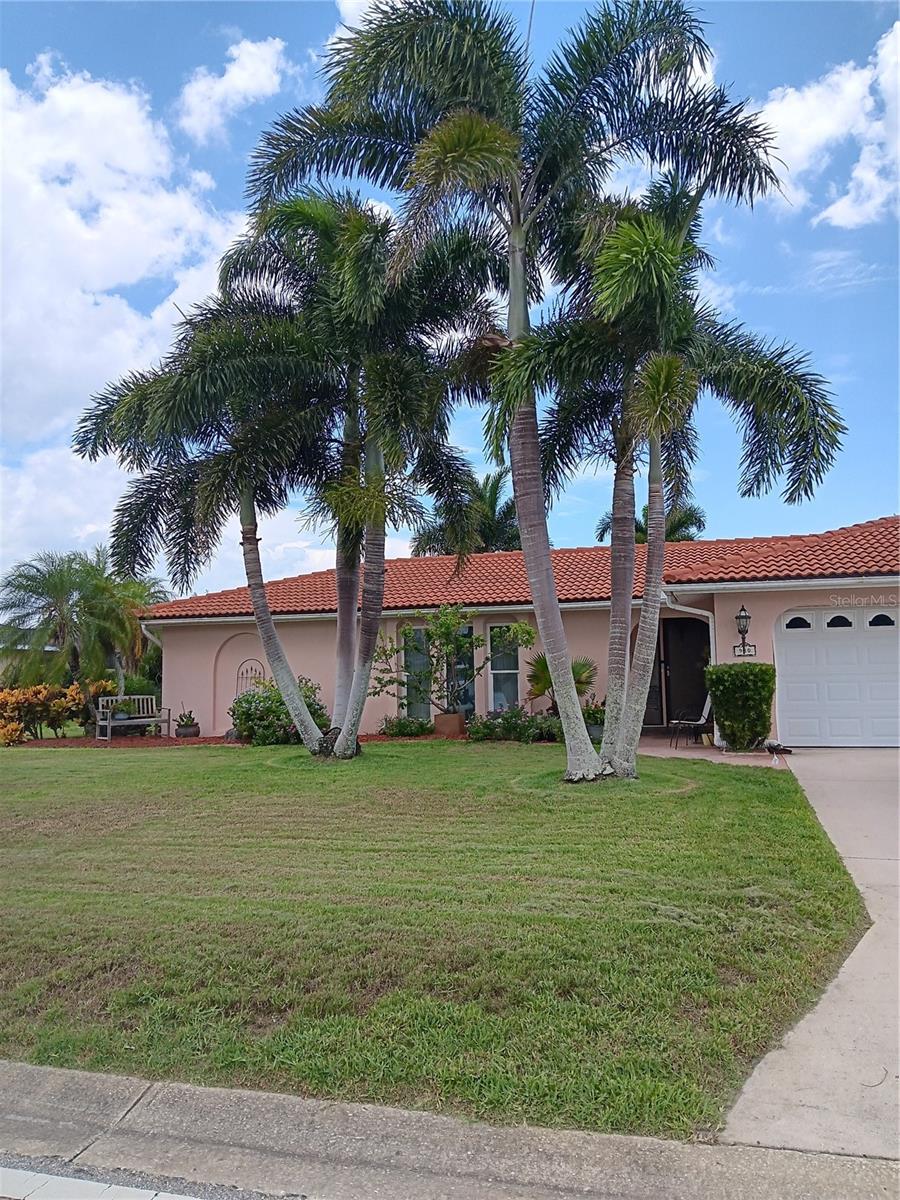 980 N GONDOLA DR