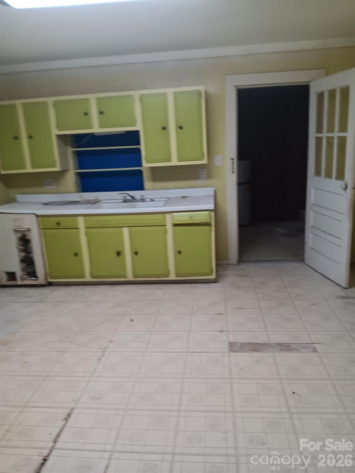 Single Family Residence at 303 Lily Street, Shelby, photo 7 of 19