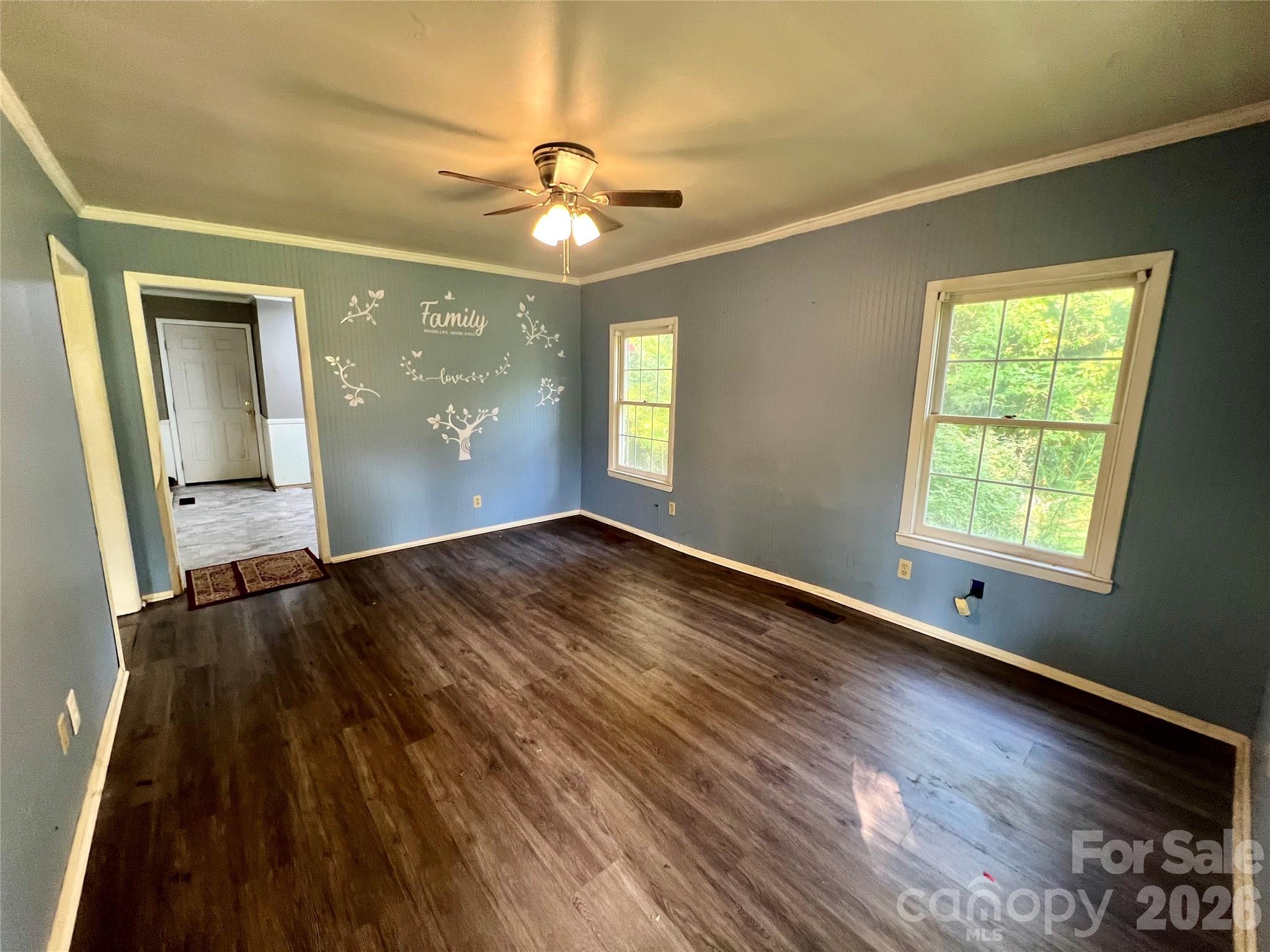 Guest house living room - 436 E Club Drive, Gastonia