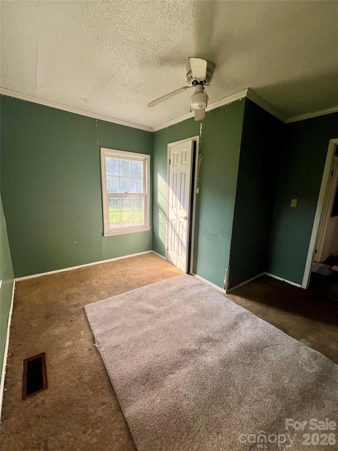 Guest house bedroom - 436 E Club Drive, Gastonia