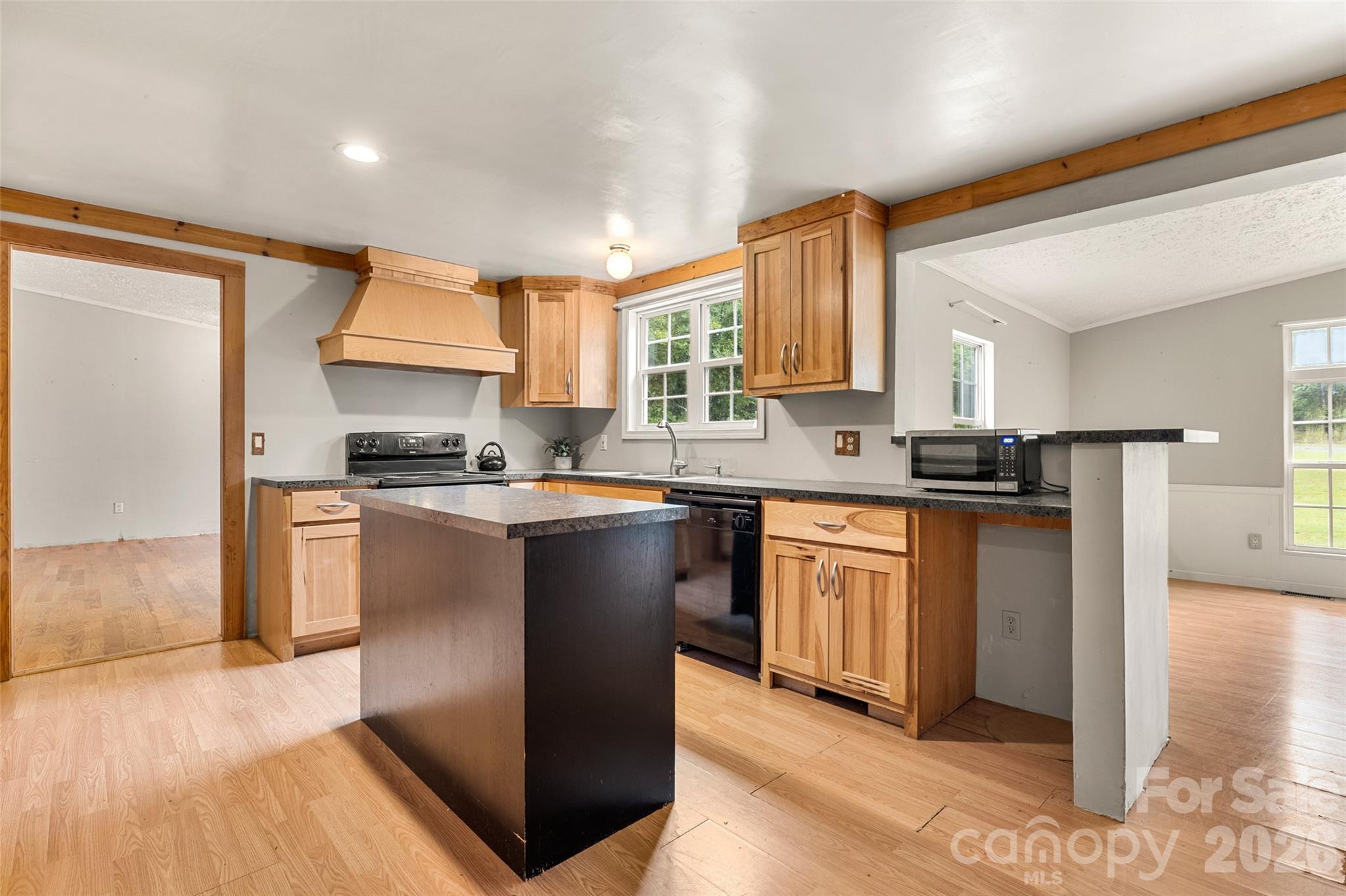 Single Family Residence at 135 Benton Road, Kings Mountain, photo 2 of 39