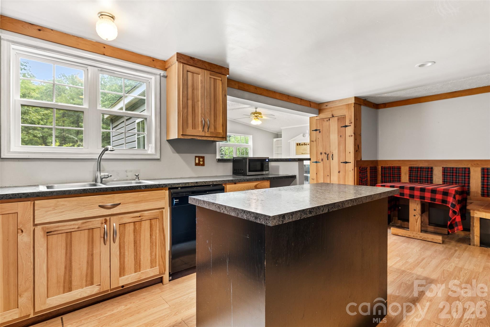 Single Family Residence at 135 Benton Road, Kings Mountain, photo 3 of 39