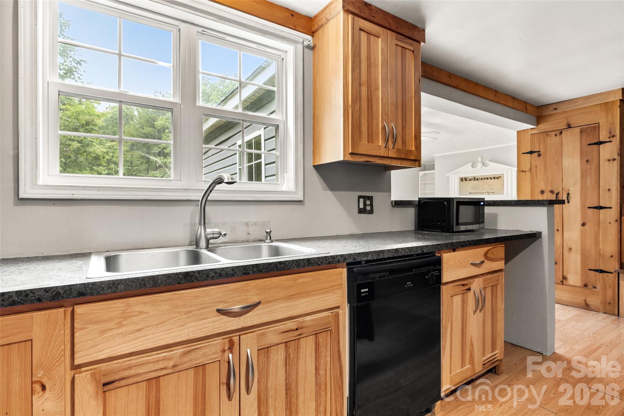 Single Family Residence at 135 Benton Road, Kings Mountain, photo 4 of 39