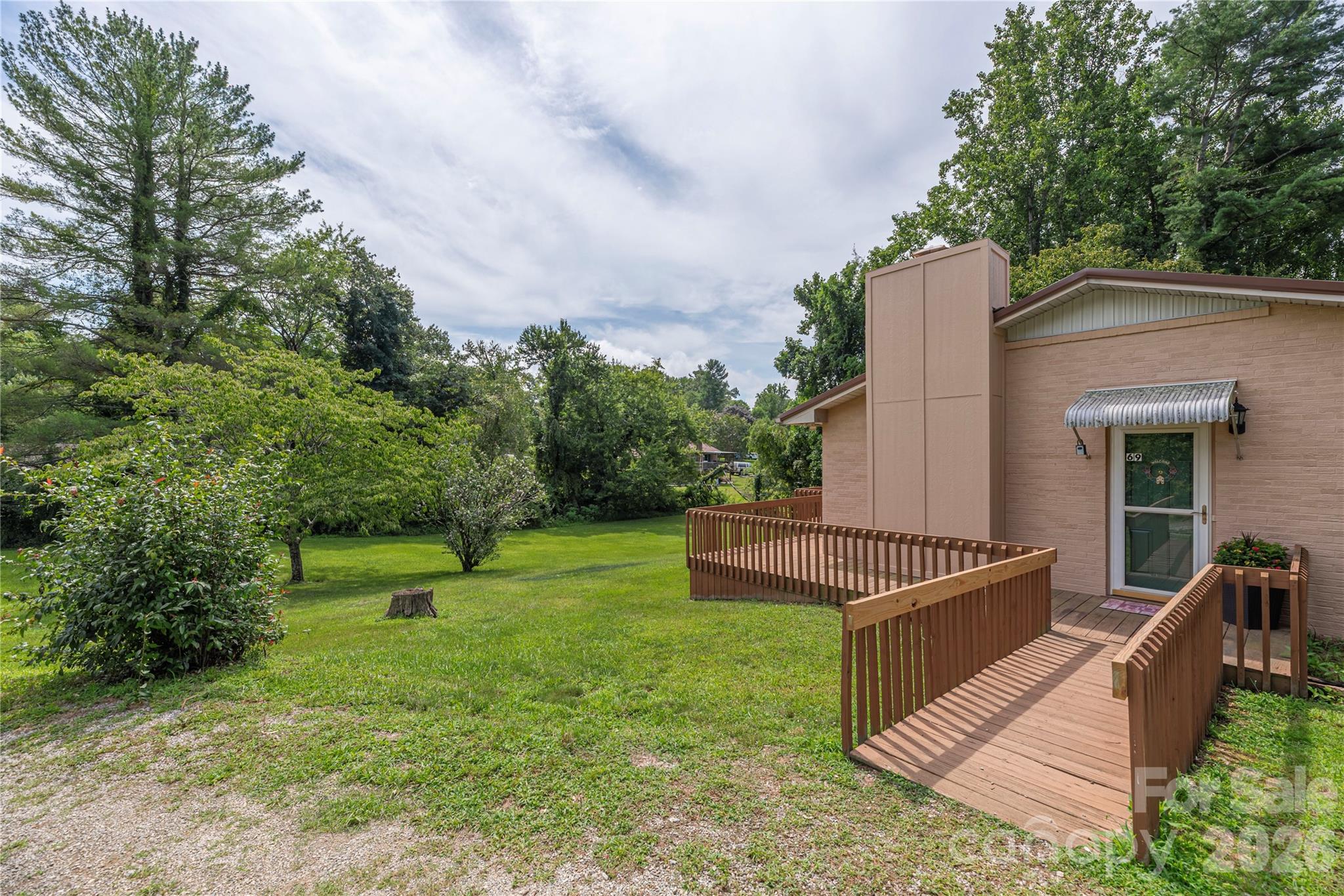 Ramp for easy entrance - 69 Emerald Lane, Hendersonville