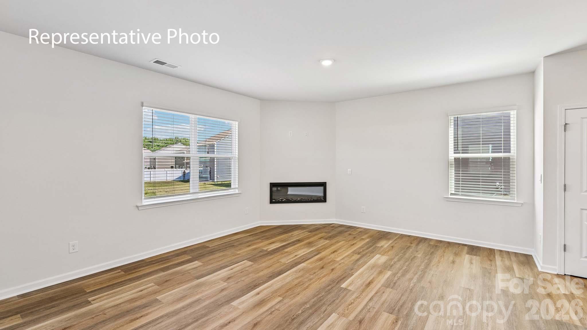 Single Family Residence at 1437 7th Street Drive NE, Hickory, photo 4 of 30