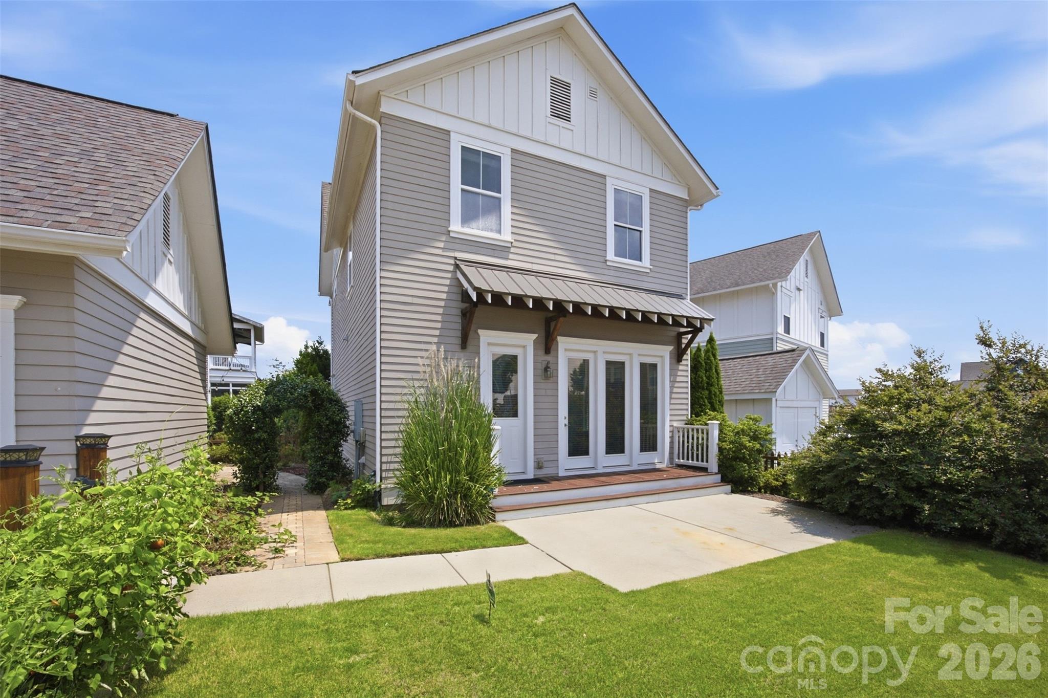 Single Family Residence at 743 Waterscape Court, Rock Hill, photo 4 of 47