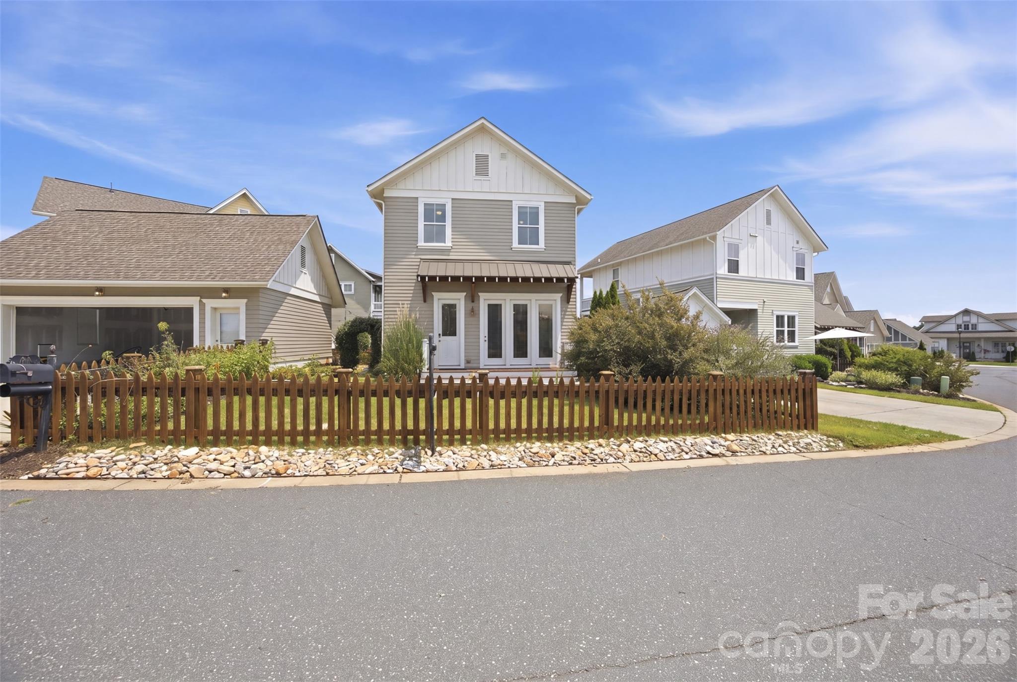 Single Family Residence at 743 Waterscape Court, Rock Hill, photo 6 of 47