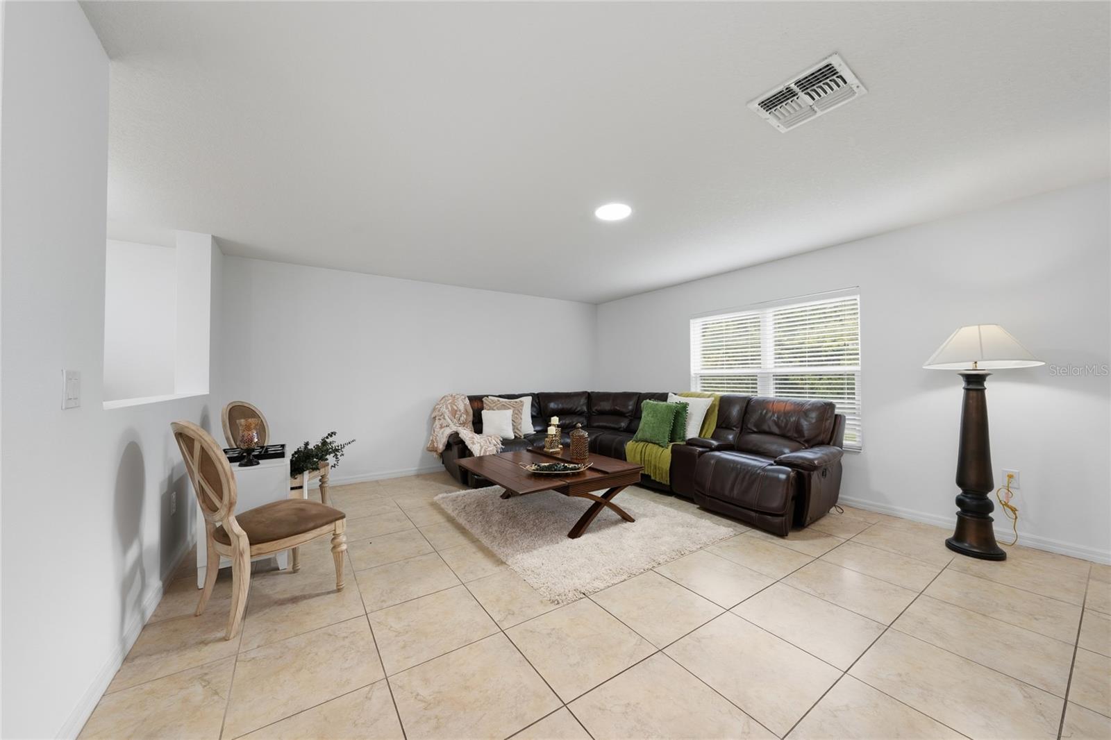 Single Family Residence at 4752 BLUE DIAMOND ST, KISSIMMEE, photo 4 of 46
