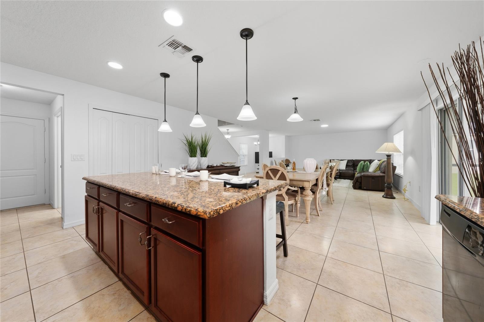 Single Family Residence at 4752 BLUE DIAMOND ST, KISSIMMEE, photo 7 of 46