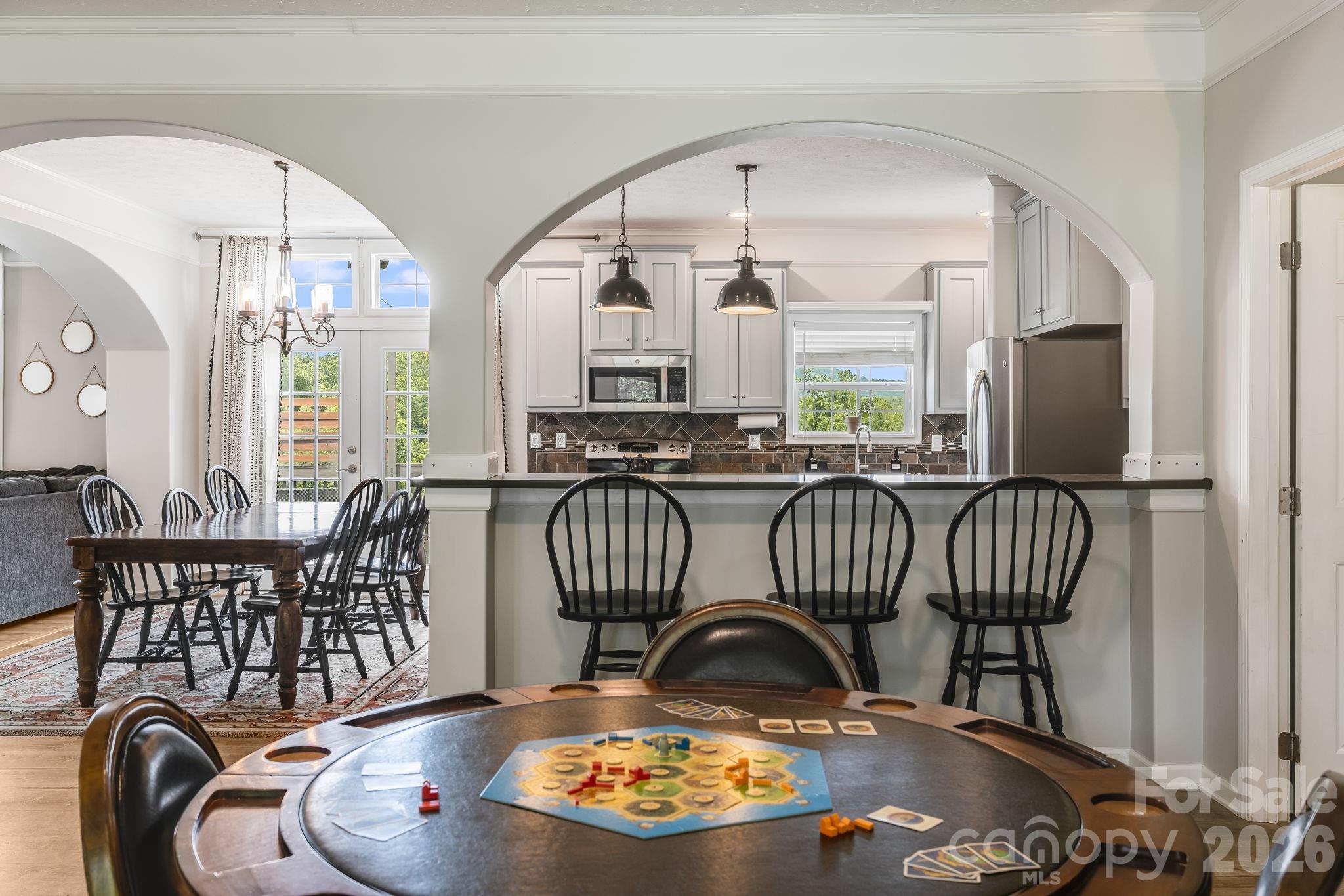 Open concept floor plan - 21 Old Pinner Place, Arden