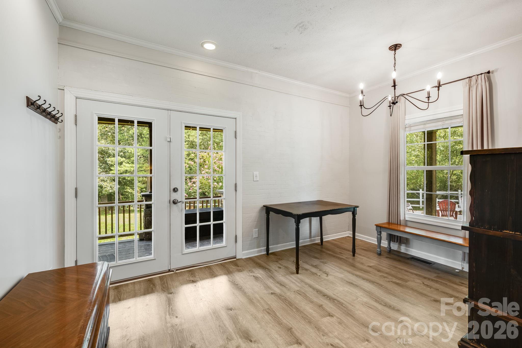 Sitting area in primary suite--perfect for home office, exercise area, or nursery - 21 Old Pinner Place, Arden
