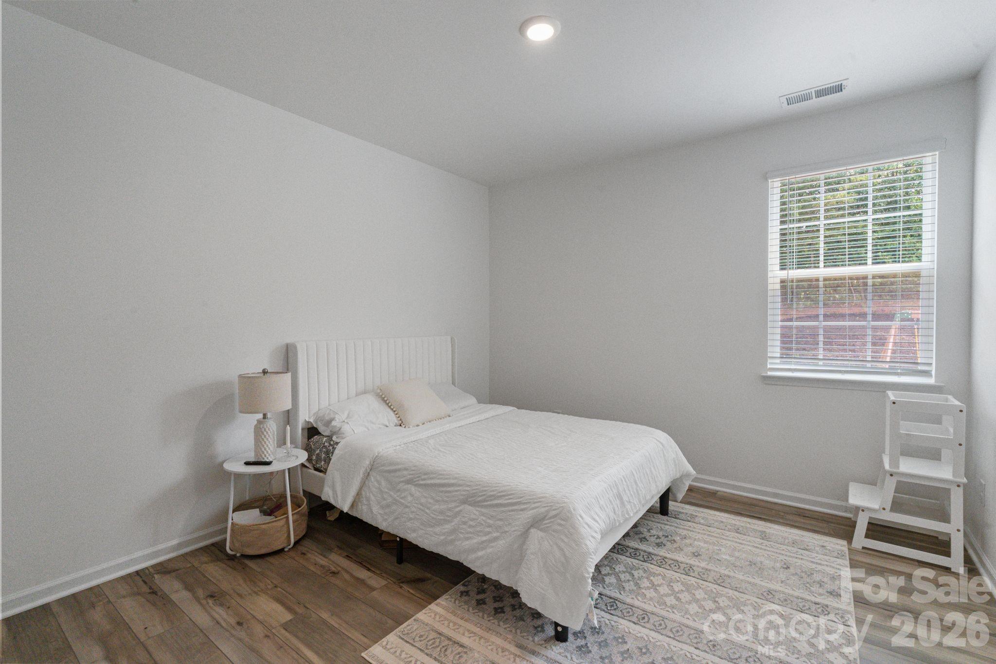 Main Level Bedroom 5 w/ Private Full Bathroom - 378 Kennerly Center Drive, Mooresville