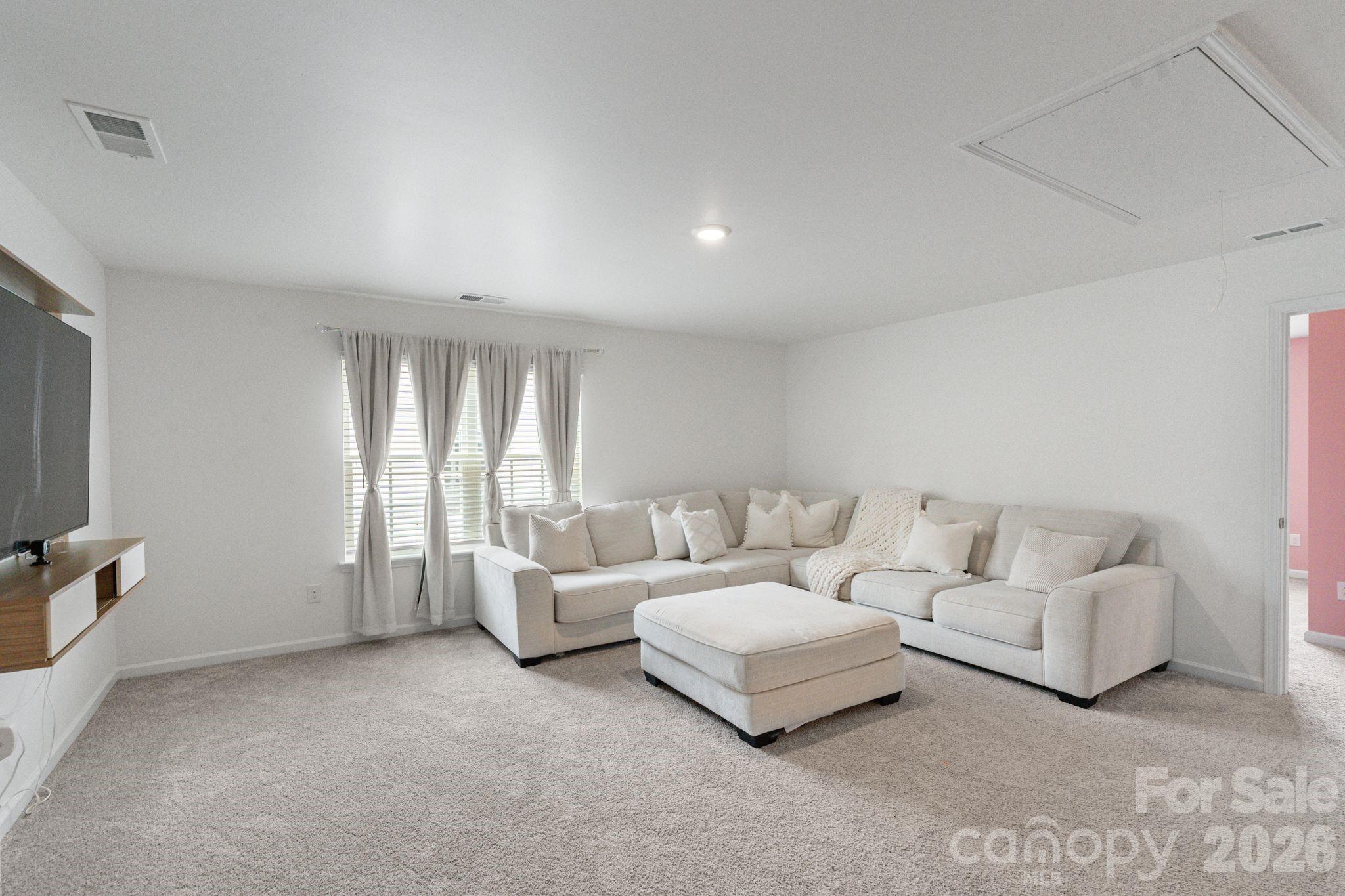 Upper Level Loft - 378 Kennerly Center Drive, Mooresville
