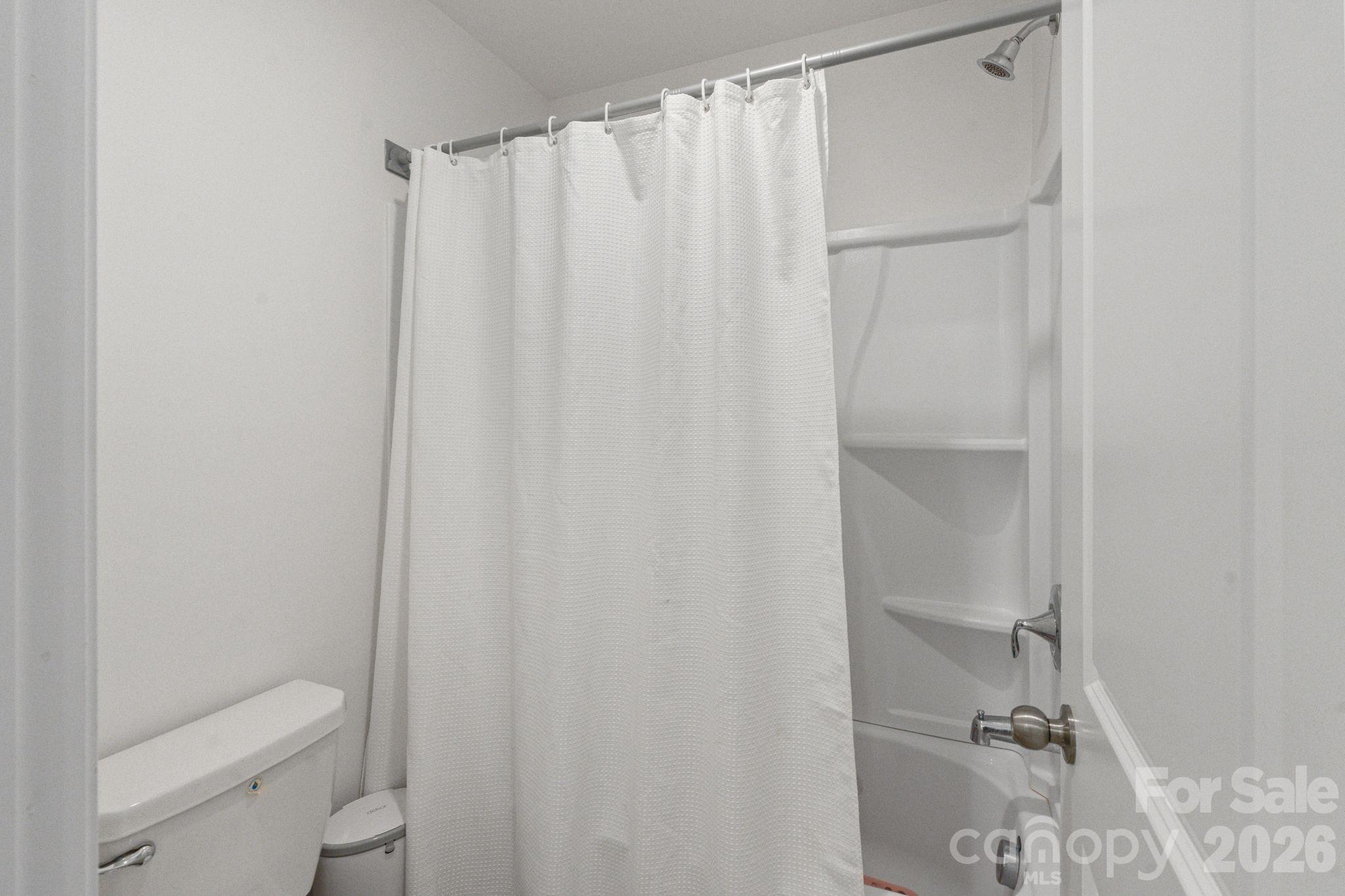 shared bath - 378 Kennerly Center Drive, Mooresville