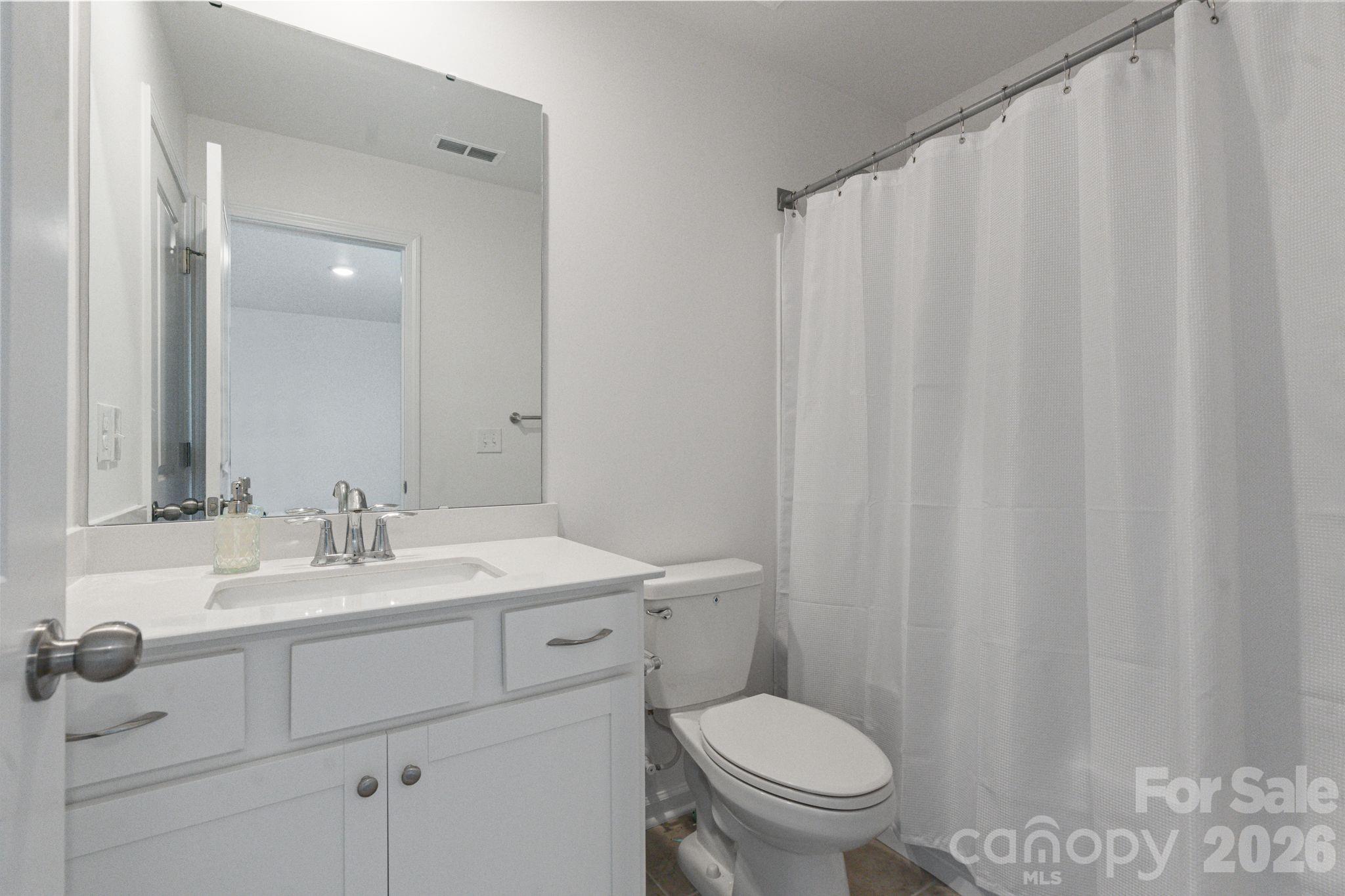 Private Bathroom for Bedroom 4 - 378 Kennerly Center Drive, Mooresville